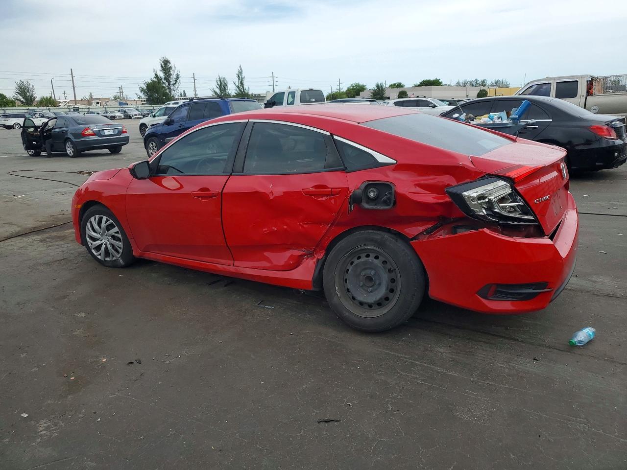 2018 Honda Civic Lx Red vin: 2HGFC2F57JH580278