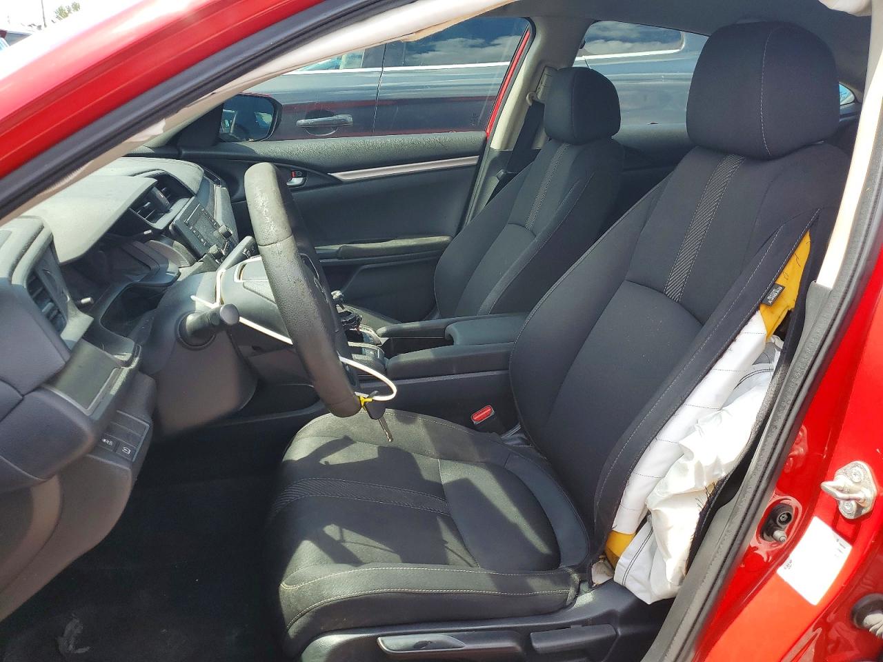 2018 Honda Civic Lx Red vin: 2HGFC2F57JH580278