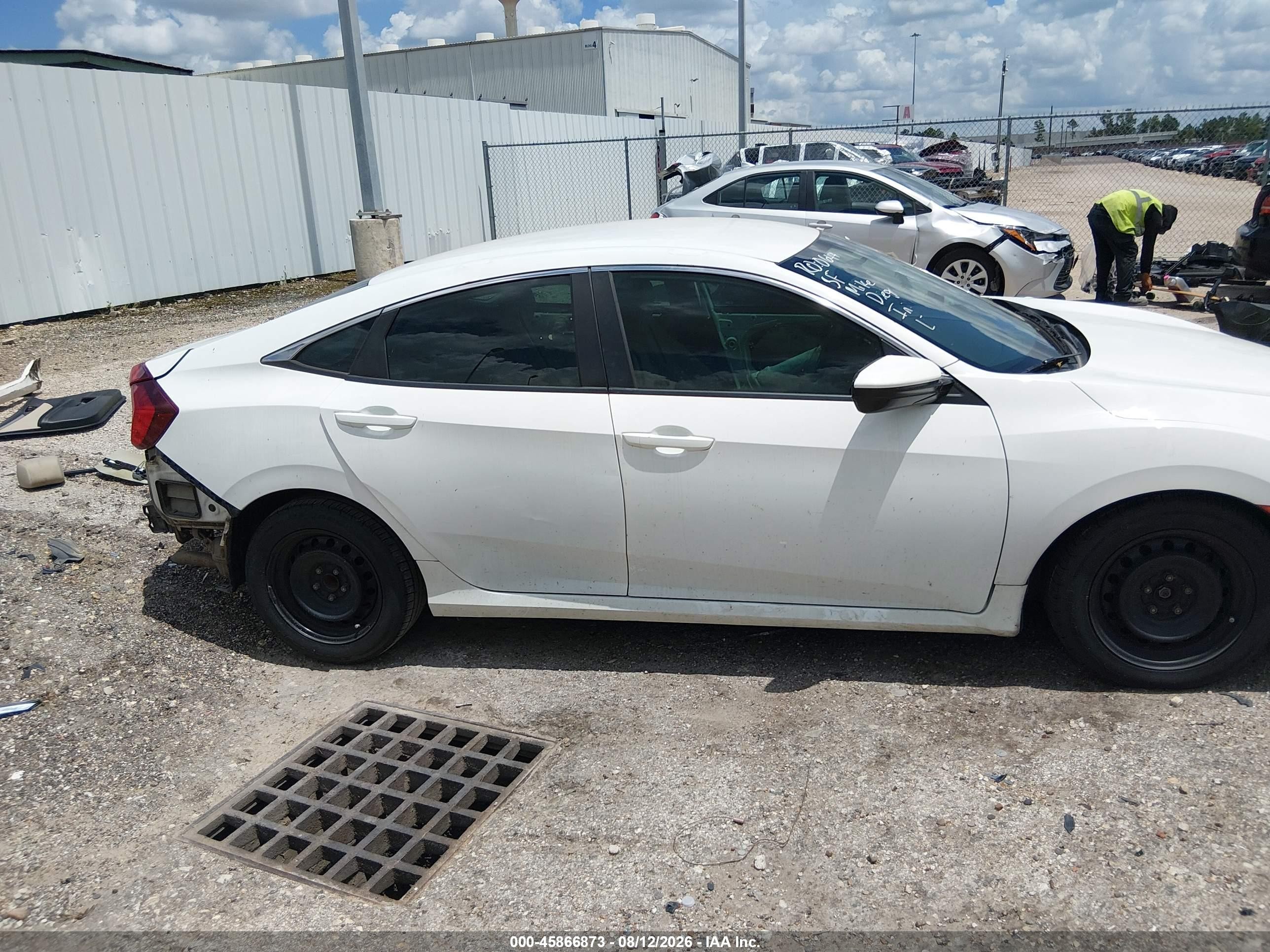 2018 Honda Civic Lx White vin: 2HGFC2F57JH601663