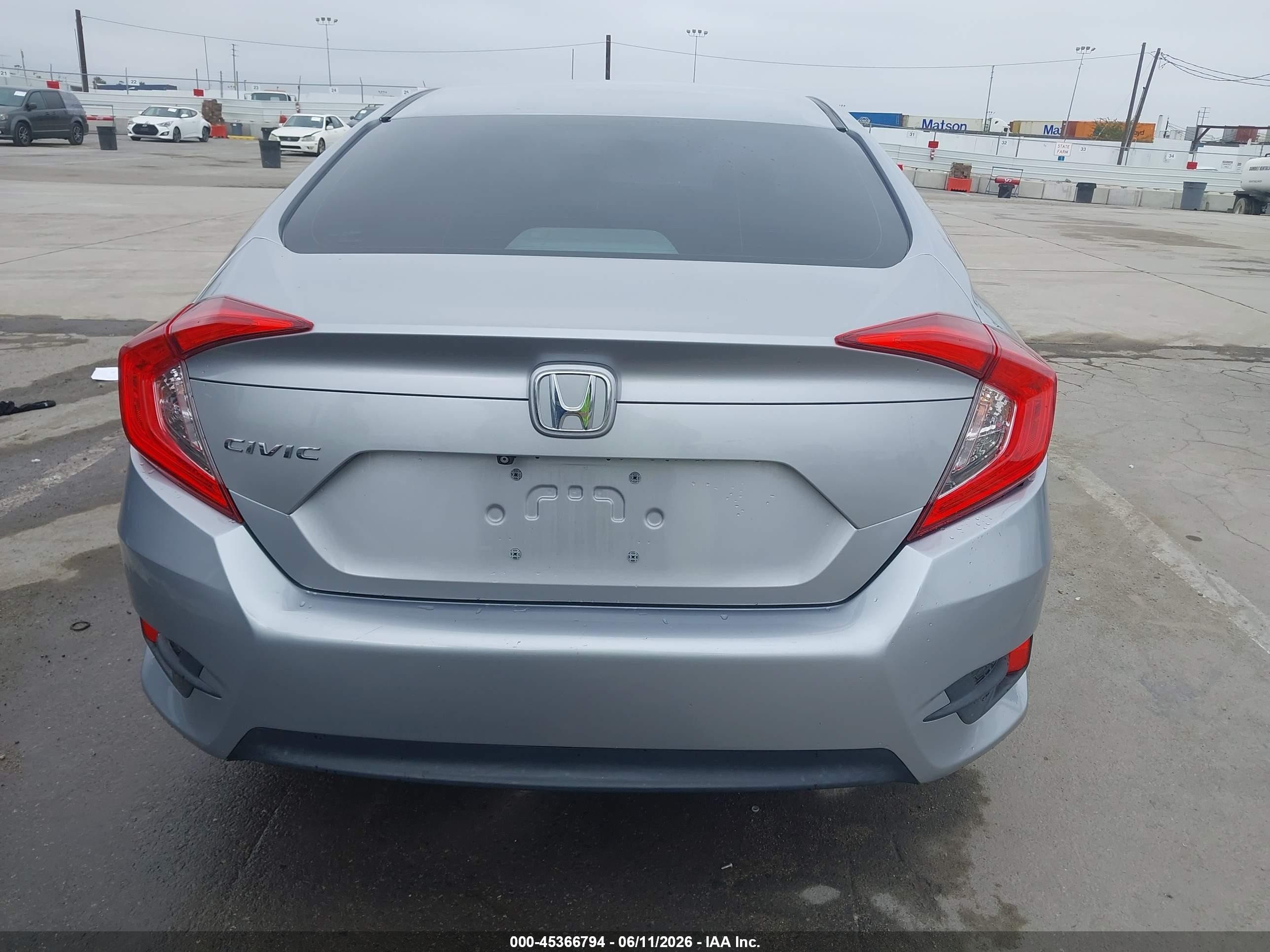 2018 Honda Civic Lx Silver vin: 2HGFC2F58JH521224