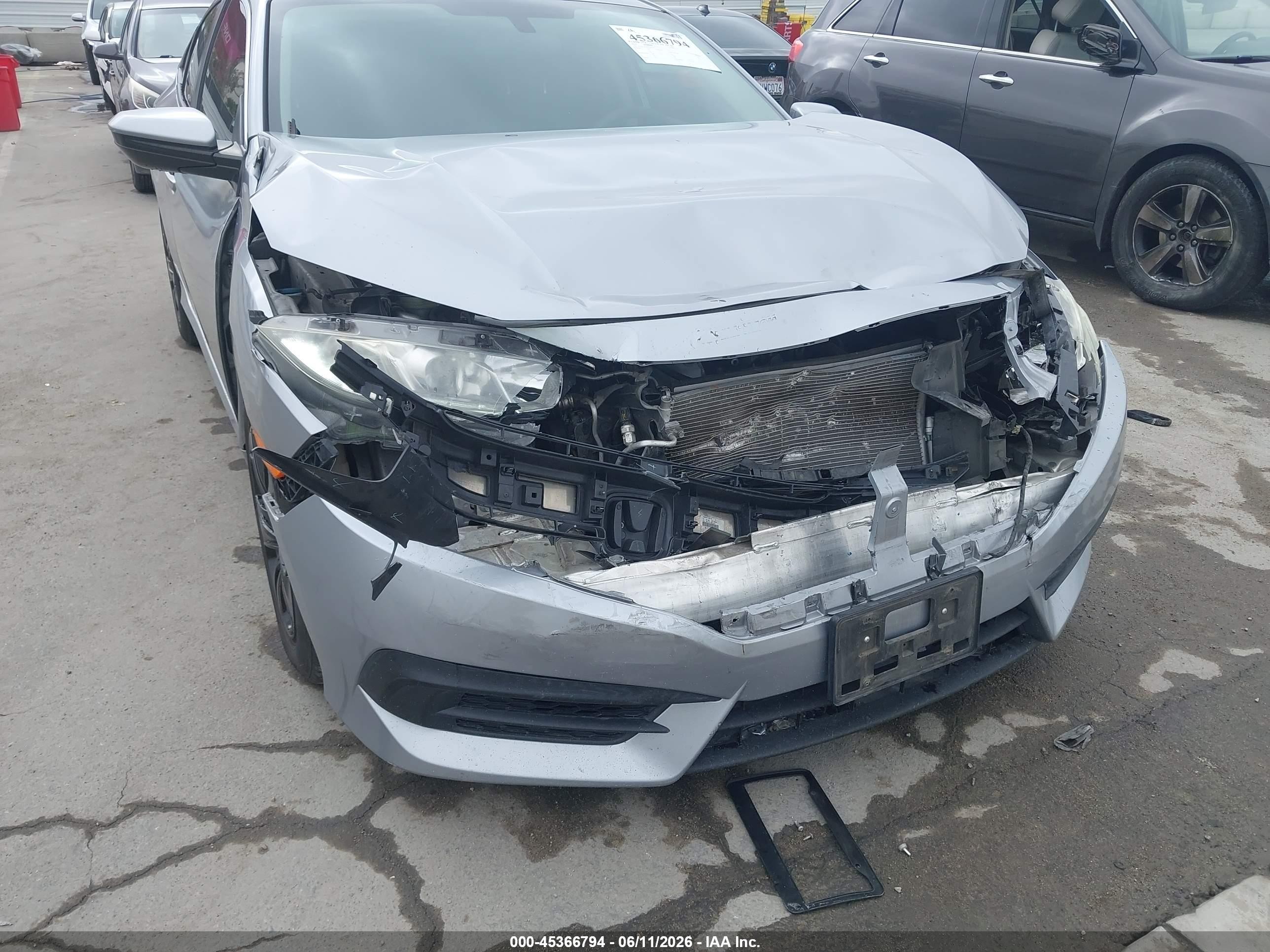 2018 Honda Civic Lx Silver vin: 2HGFC2F58JH521224
