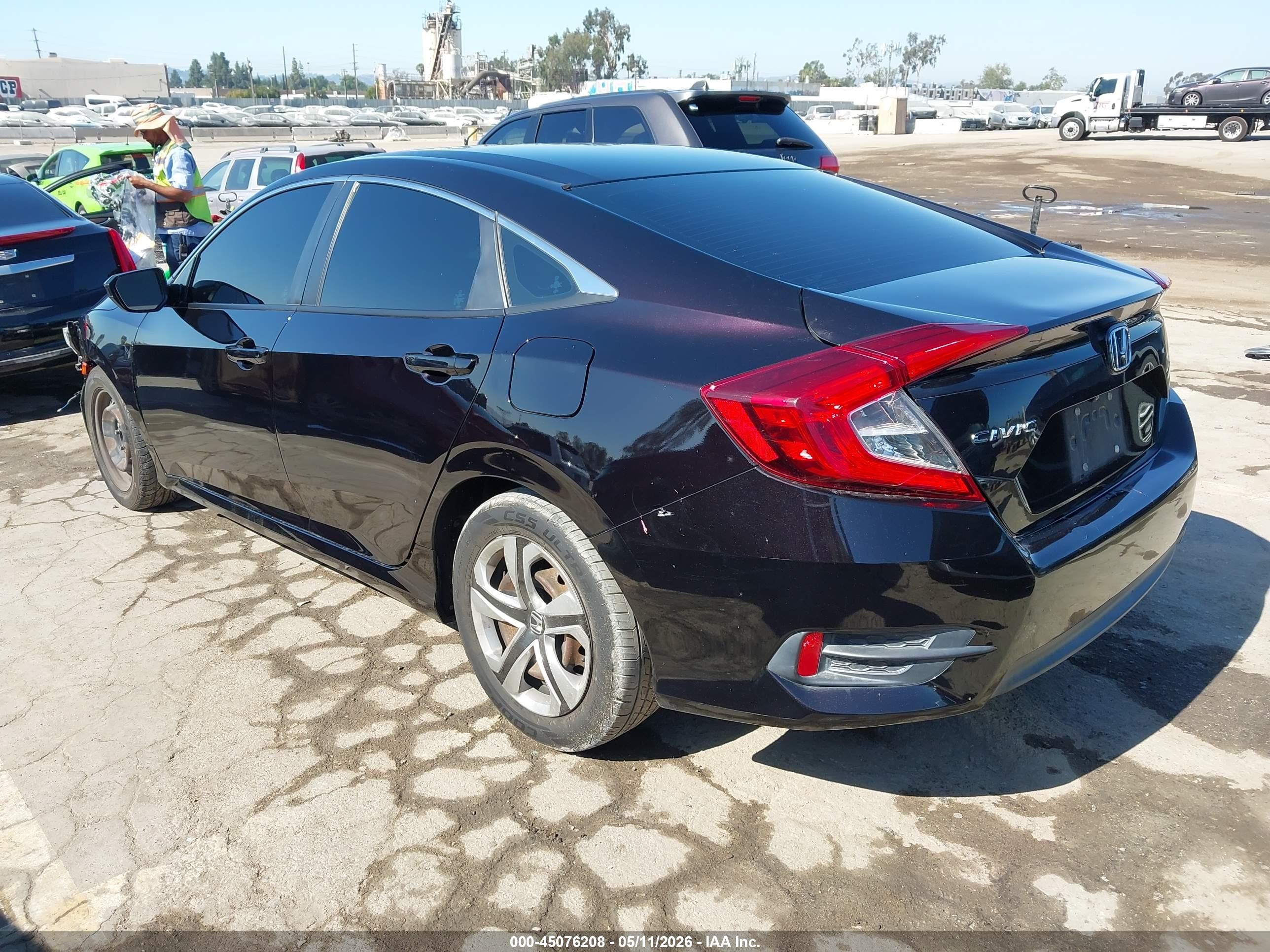 2018 Honda Civic Lx Burgundy vin: 2HGFC2F58JH552974