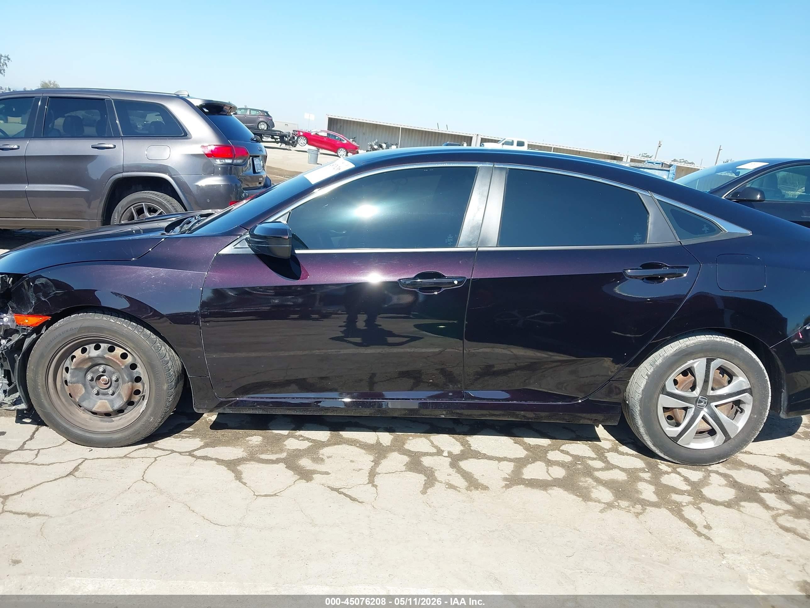 2018 Honda Civic Lx Burgundy vin: 2HGFC2F58JH552974