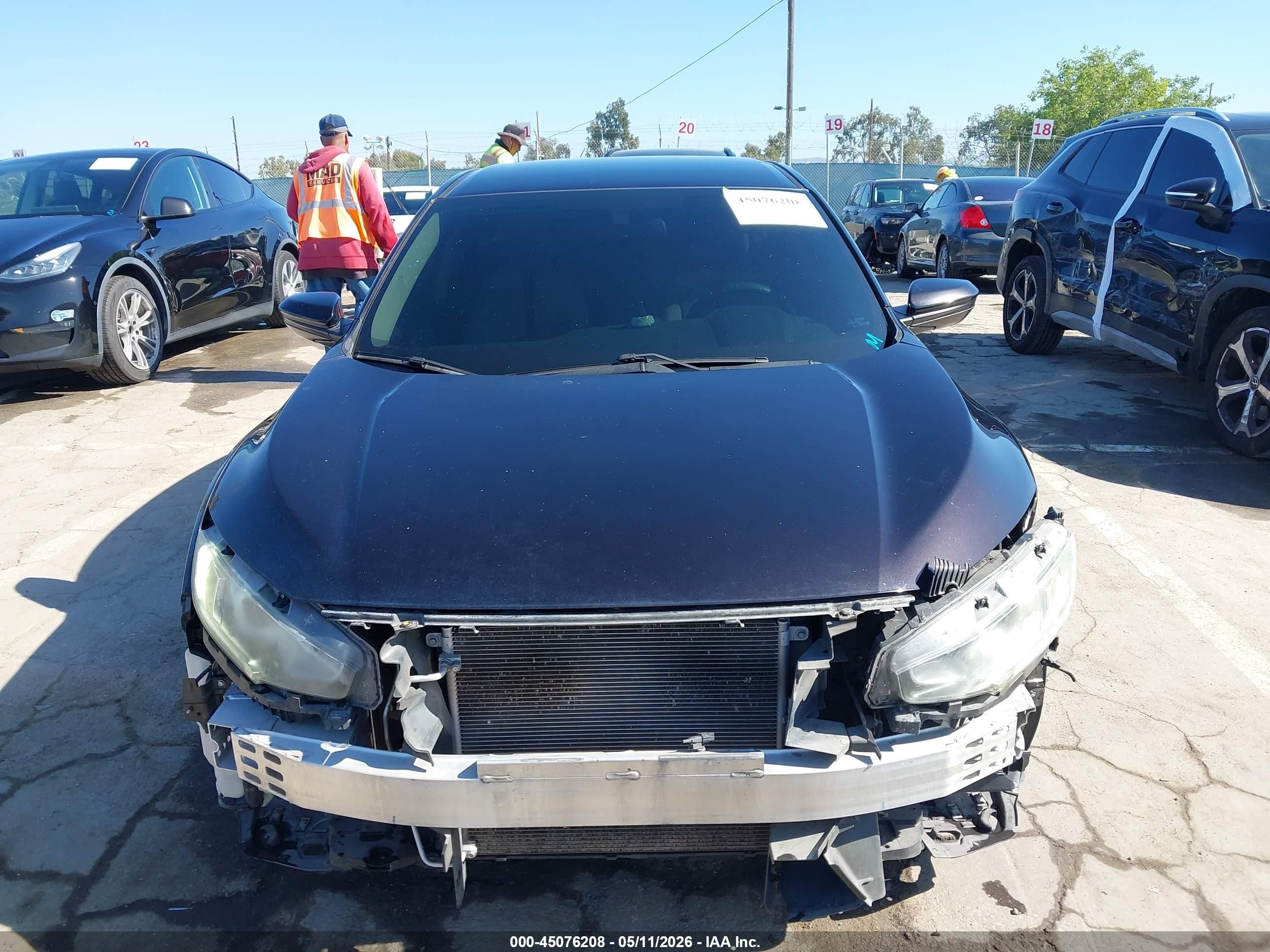 2018 Honda Civic Lx Burgundy vin: 2HGFC2F58JH552974