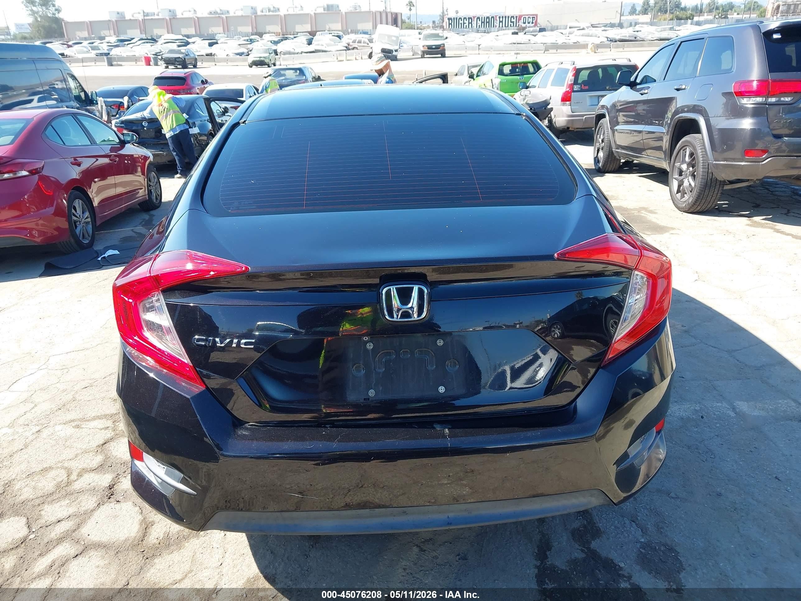 2018 Honda Civic Lx Burgundy vin: 2HGFC2F58JH552974