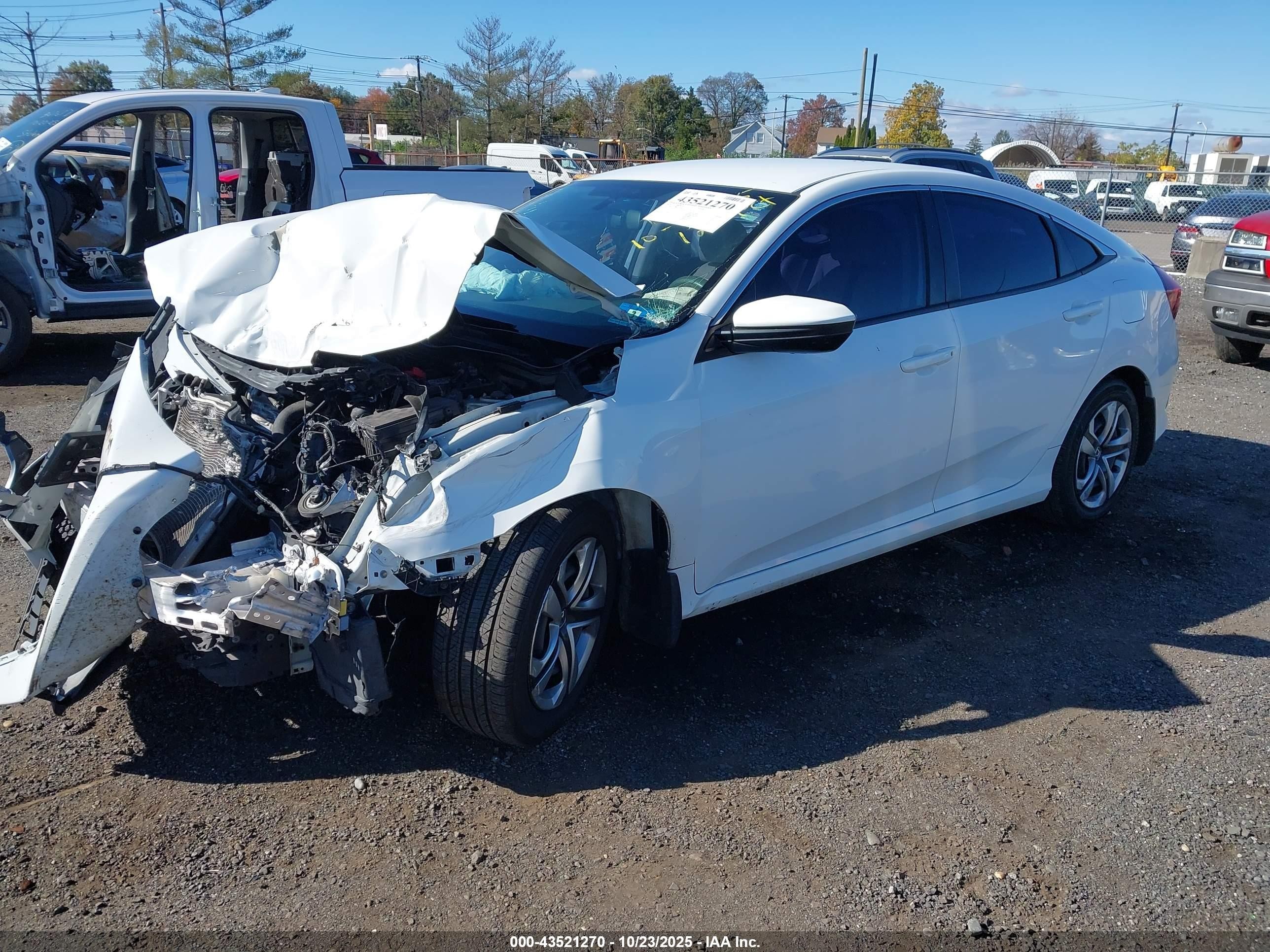 2018 Honda Civic Lx White vin: 2HGFC2F58JH575509