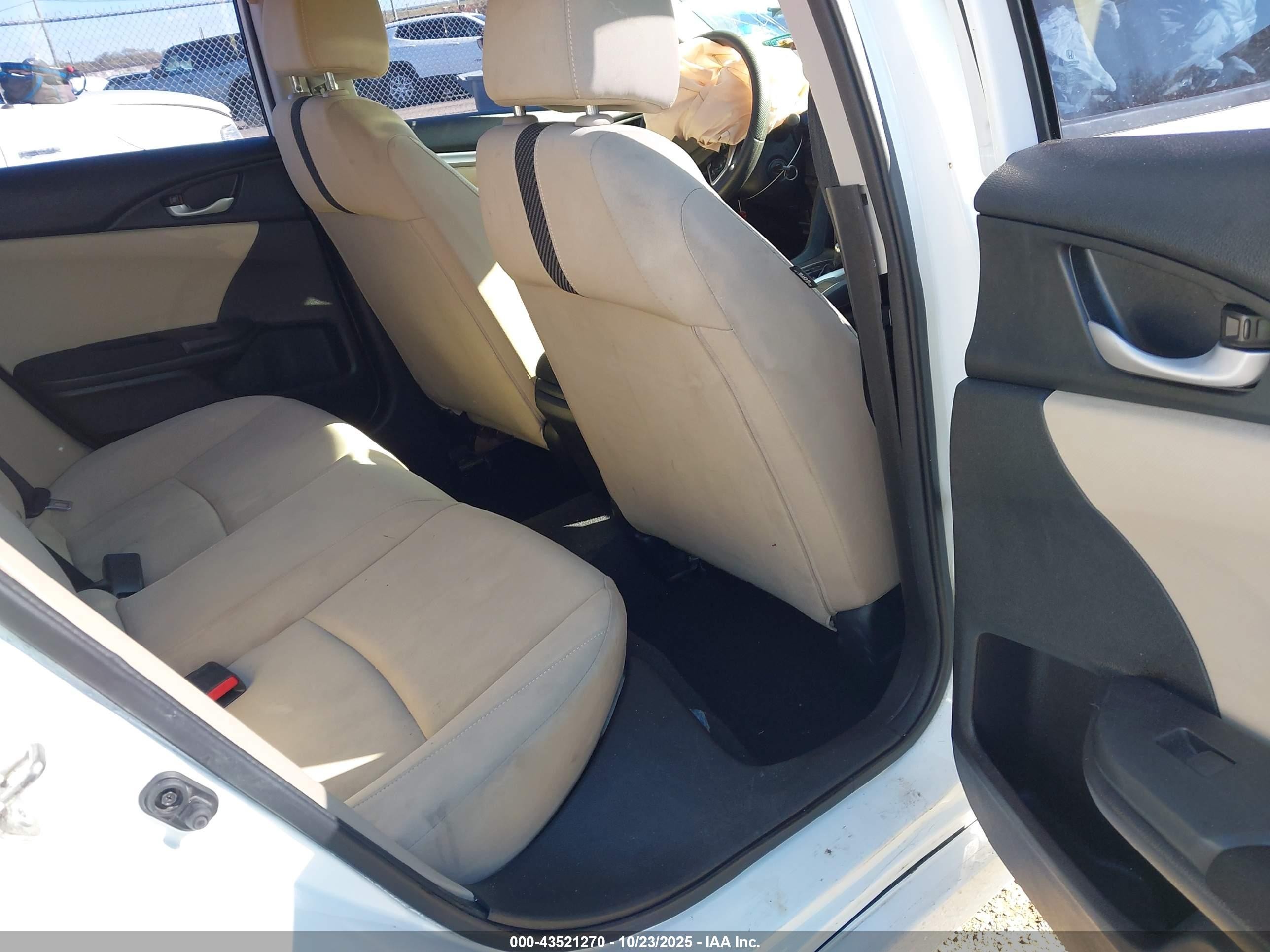 2018 Honda Civic Lx White vin: 2HGFC2F58JH575509