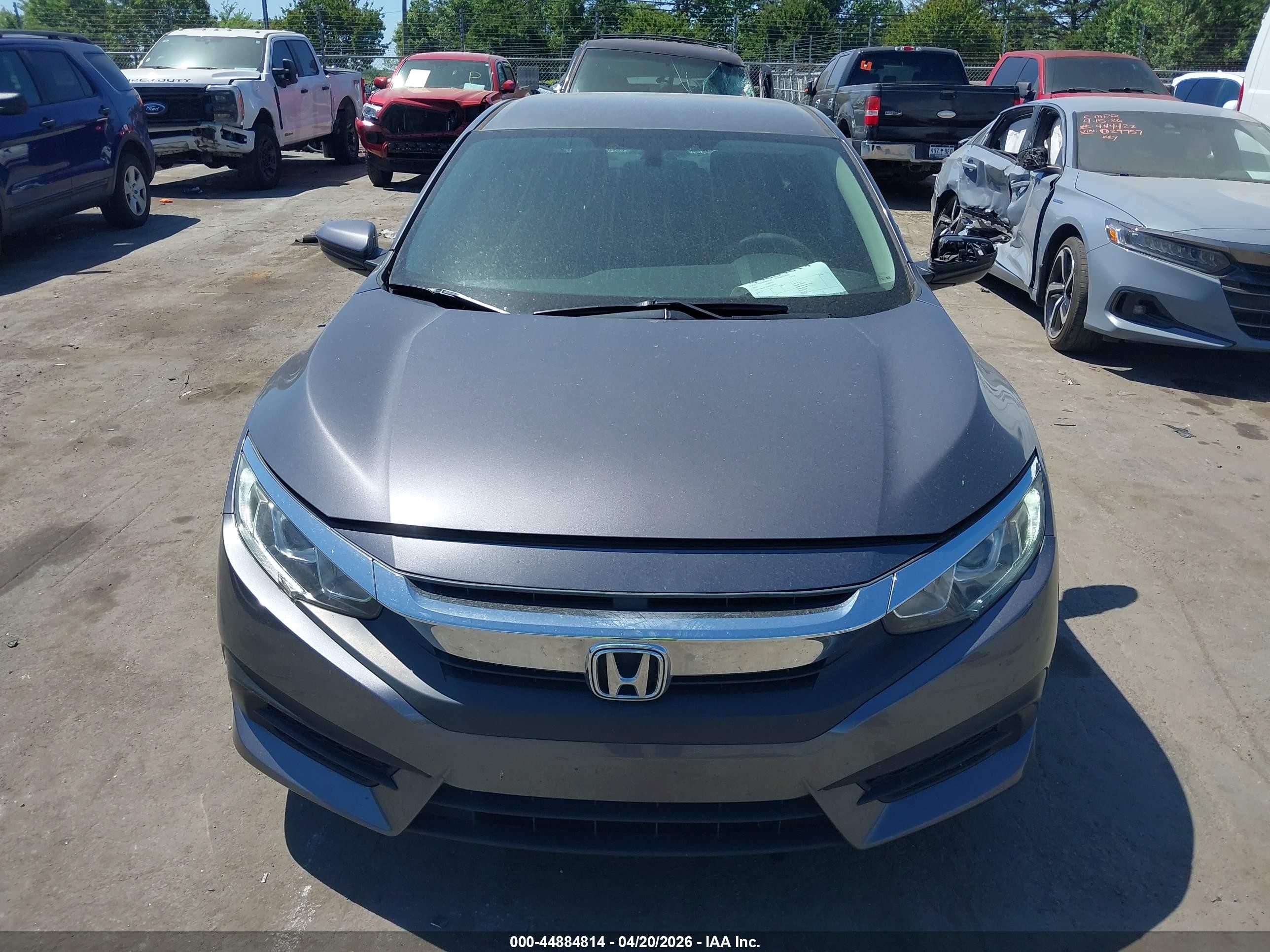 2018 Honda Civic Lx Gray vin: 2HGFC2F58JH580354