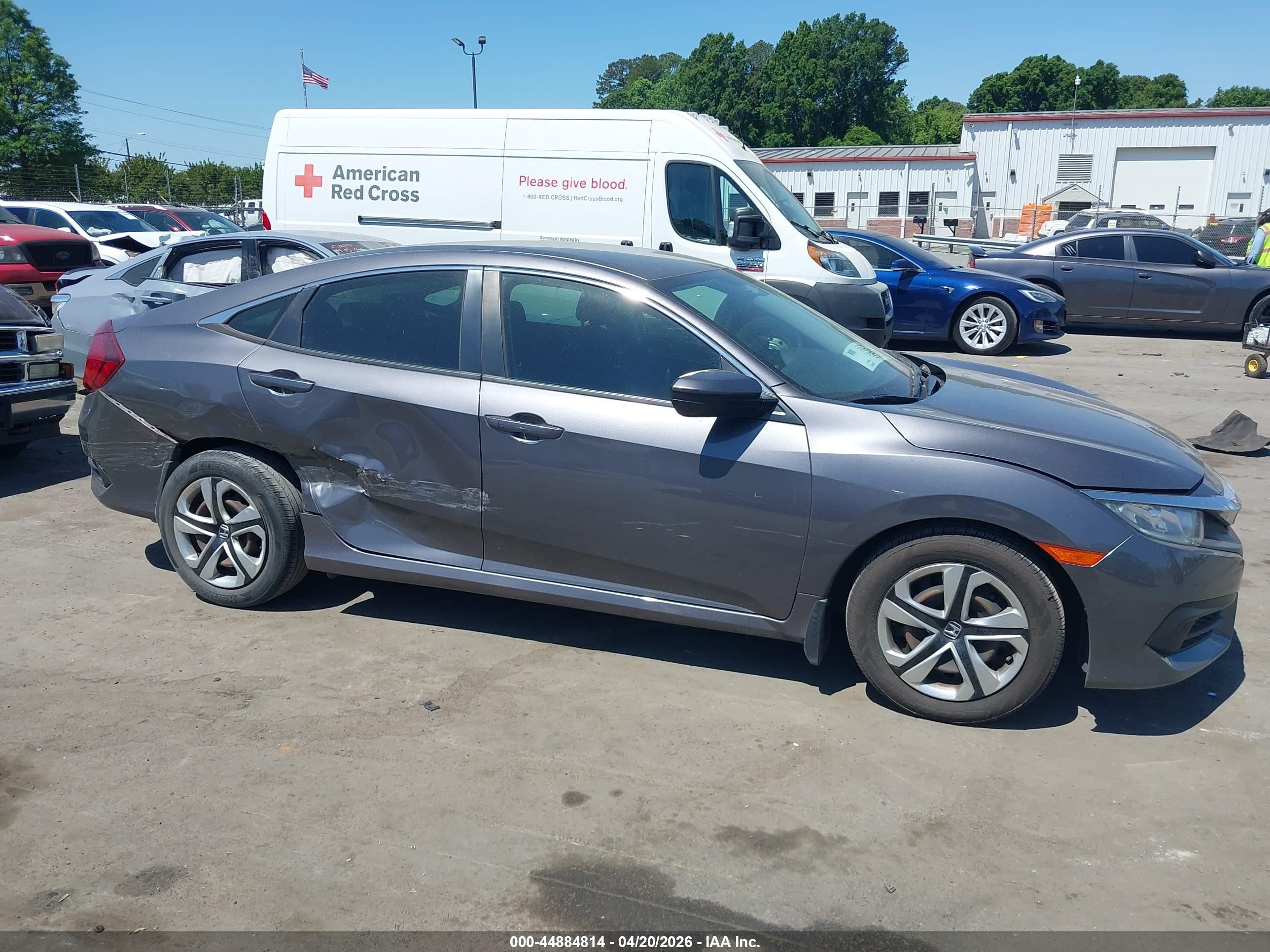2018 Honda Civic Lx Gray vin: 2HGFC2F58JH580354