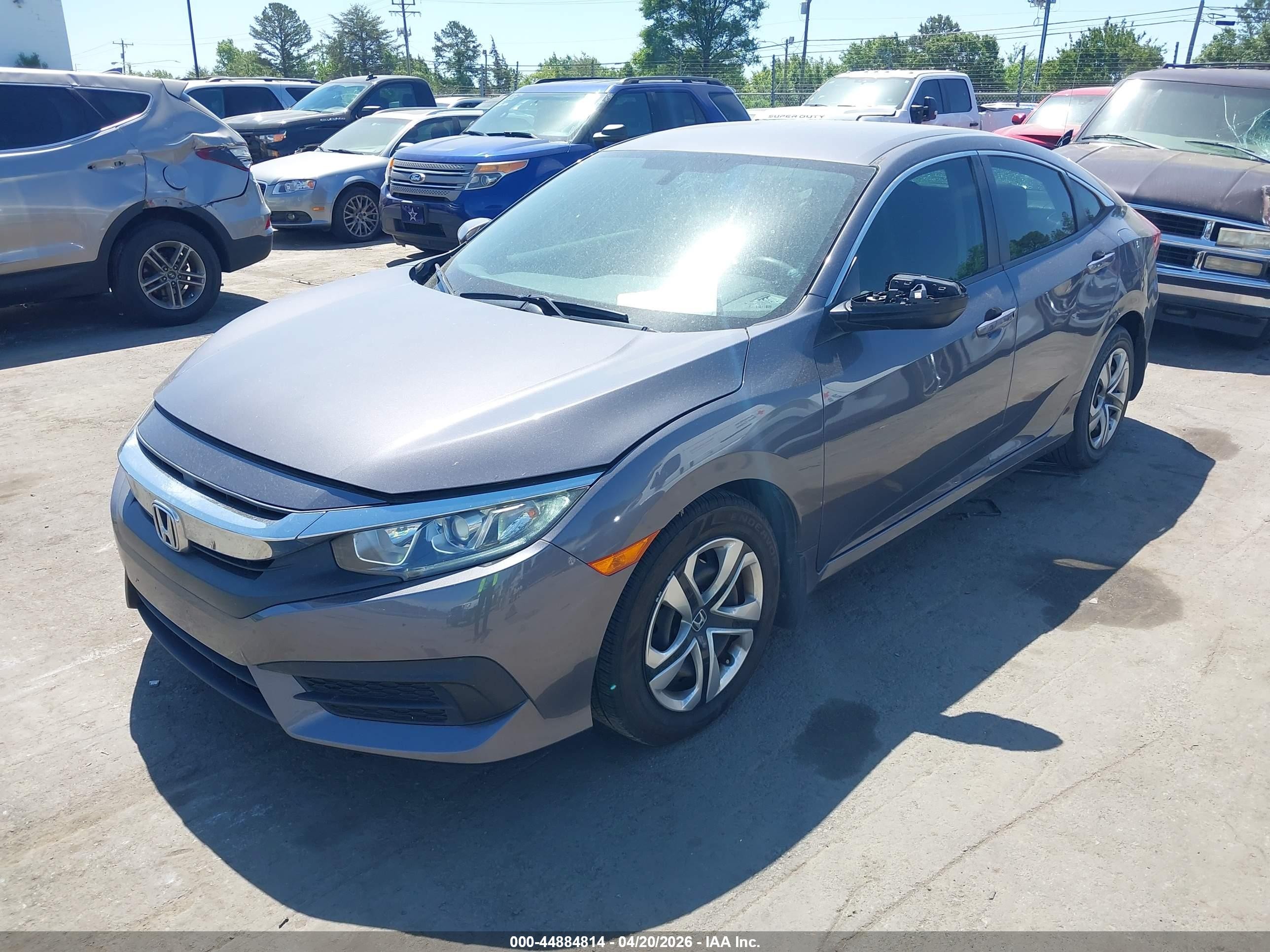 2018 Honda Civic Lx Gray vin: 2HGFC2F58JH580354