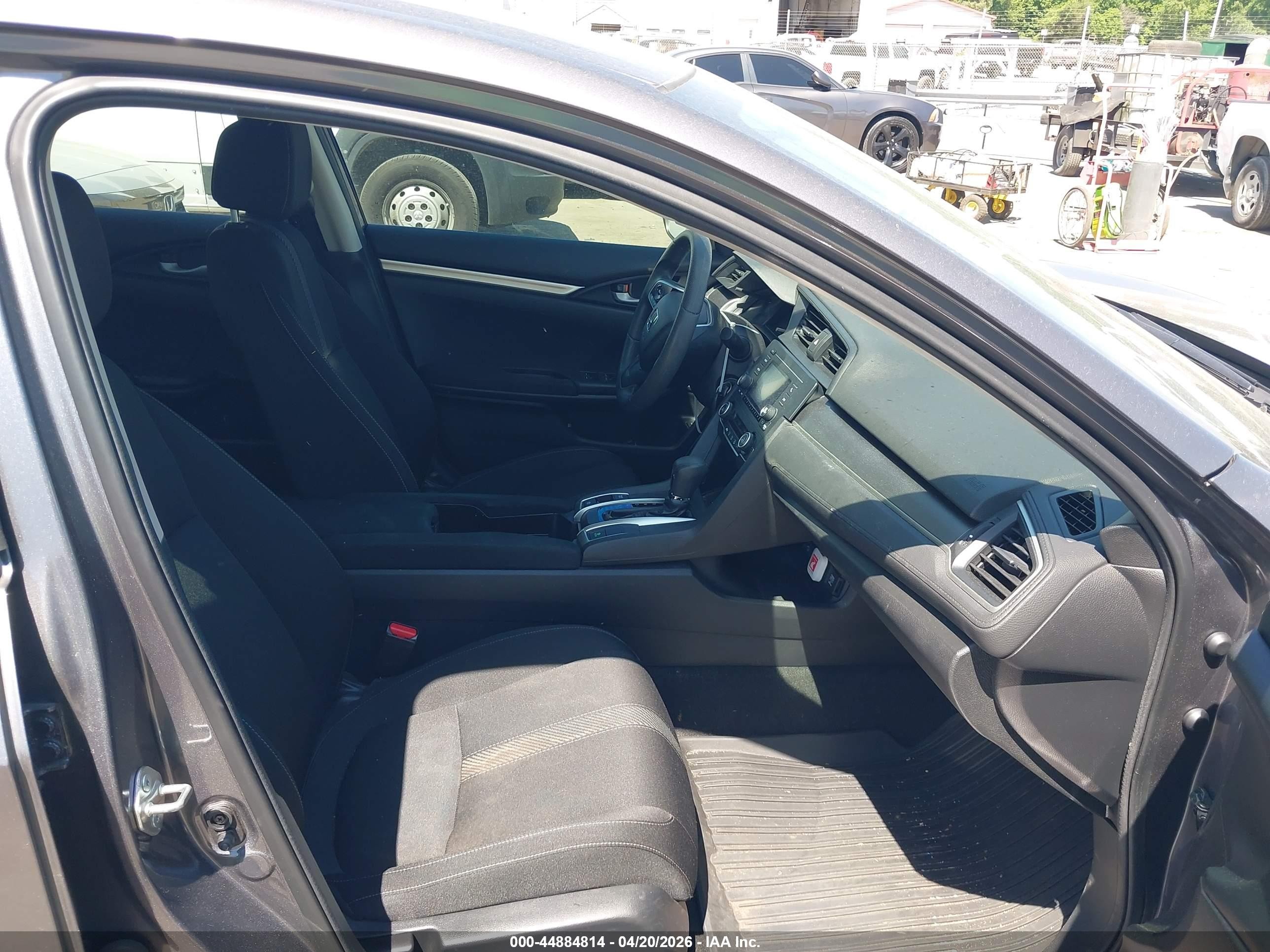 2018 Honda Civic Lx Gray vin: 2HGFC2F58JH580354