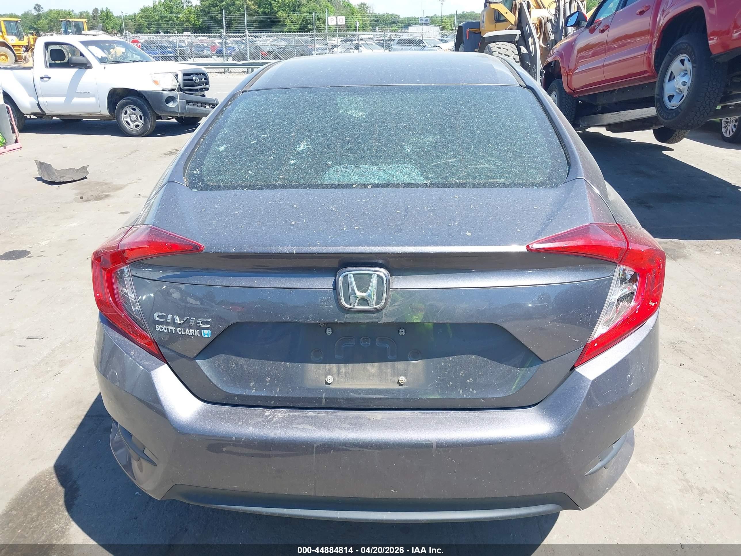 2018 Honda Civic Lx Gray vin: 2HGFC2F58JH580354