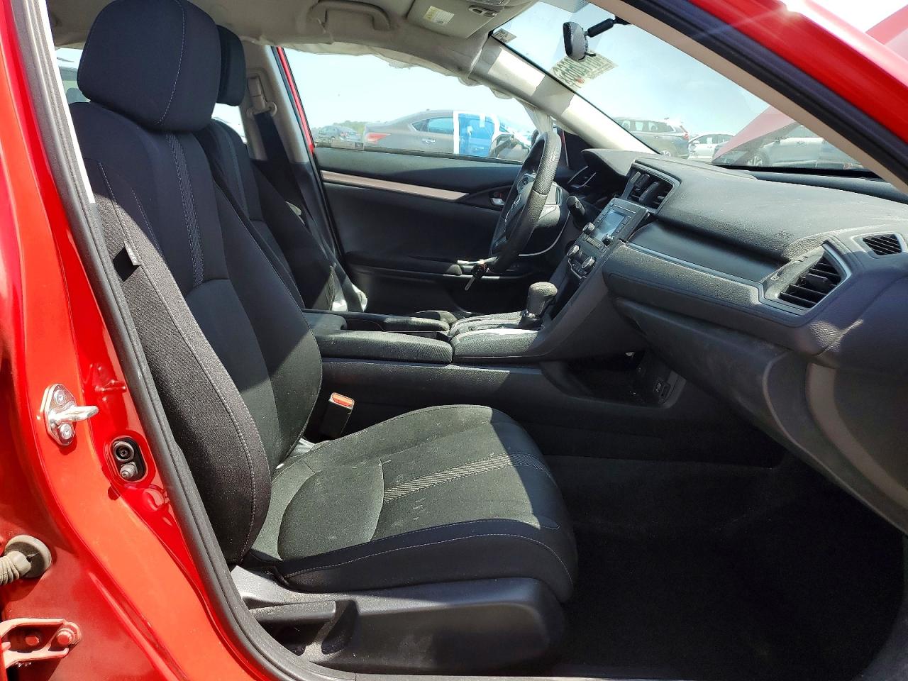2018 Honda Civic Lx Red vin: 2HGFC2F58JH591452