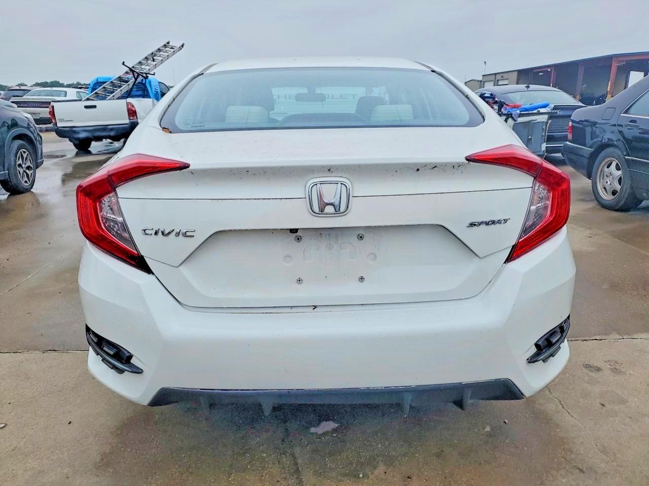 2018 Honda Civic Lx White vin: 2HGFC2F58JH603227