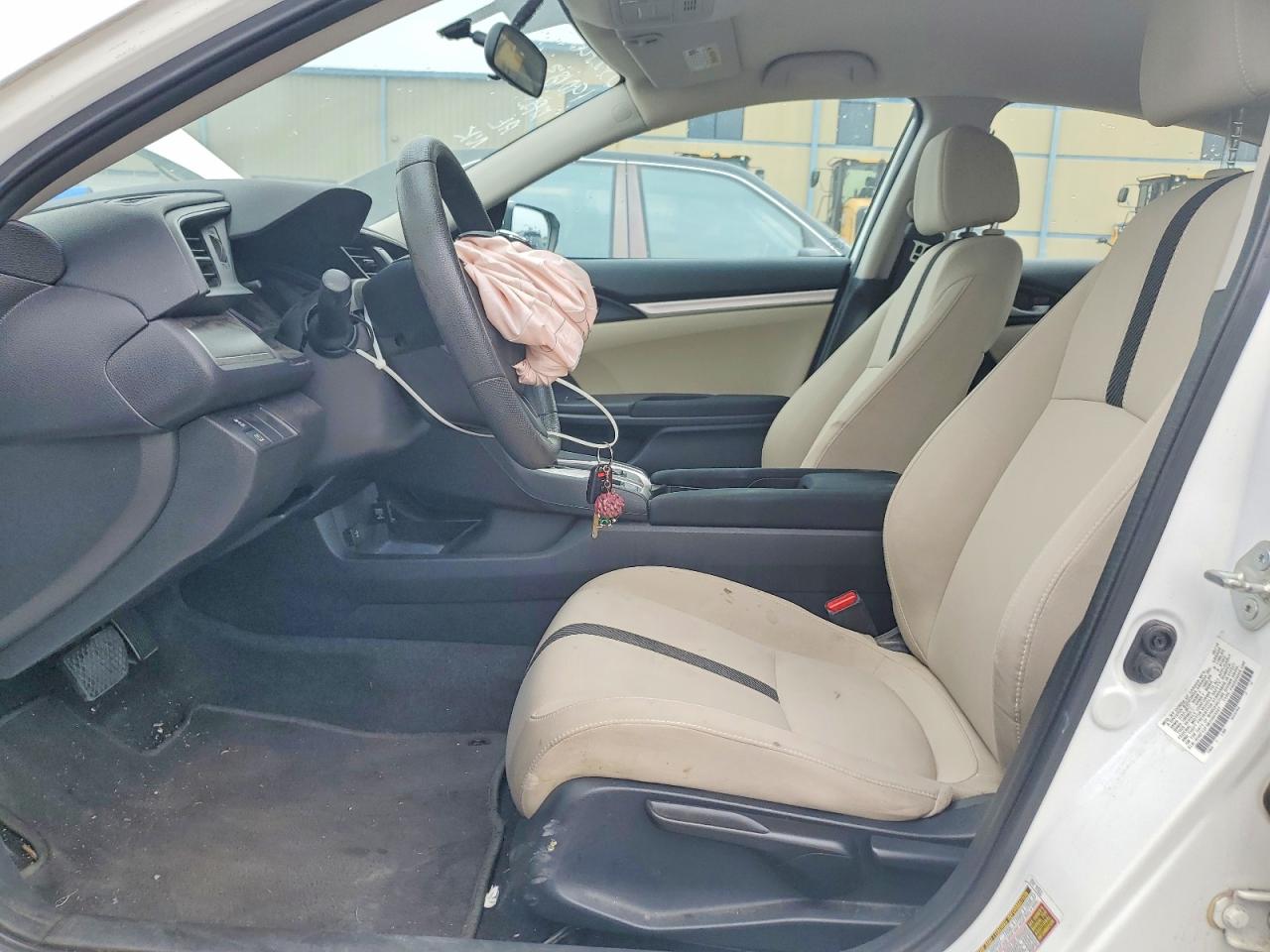 2018 Honda Civic Lx White vin: 2HGFC2F58JH603227