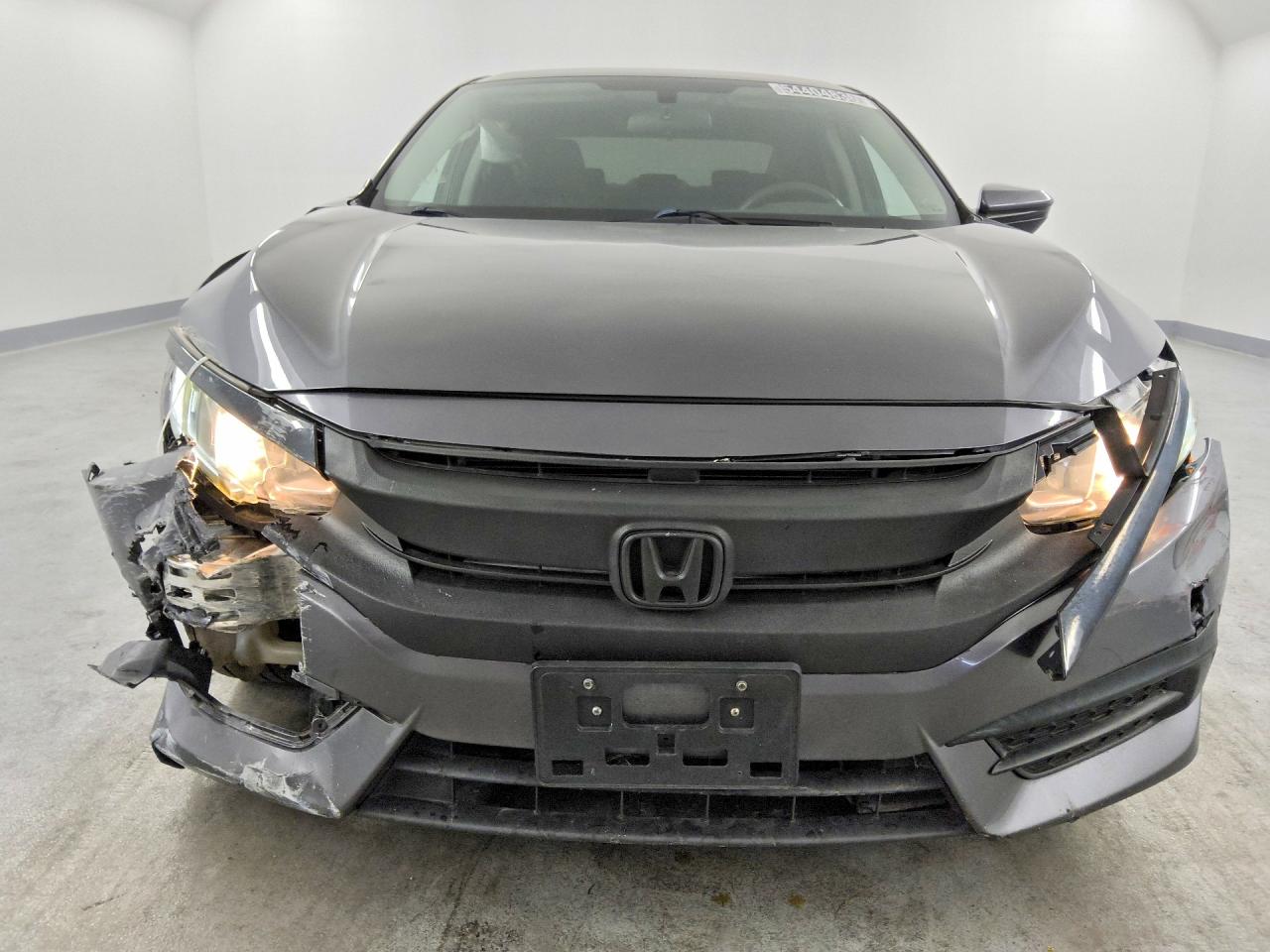 2018 Honda Civic Lx Gray vin: 2HGFC2F59JH587622