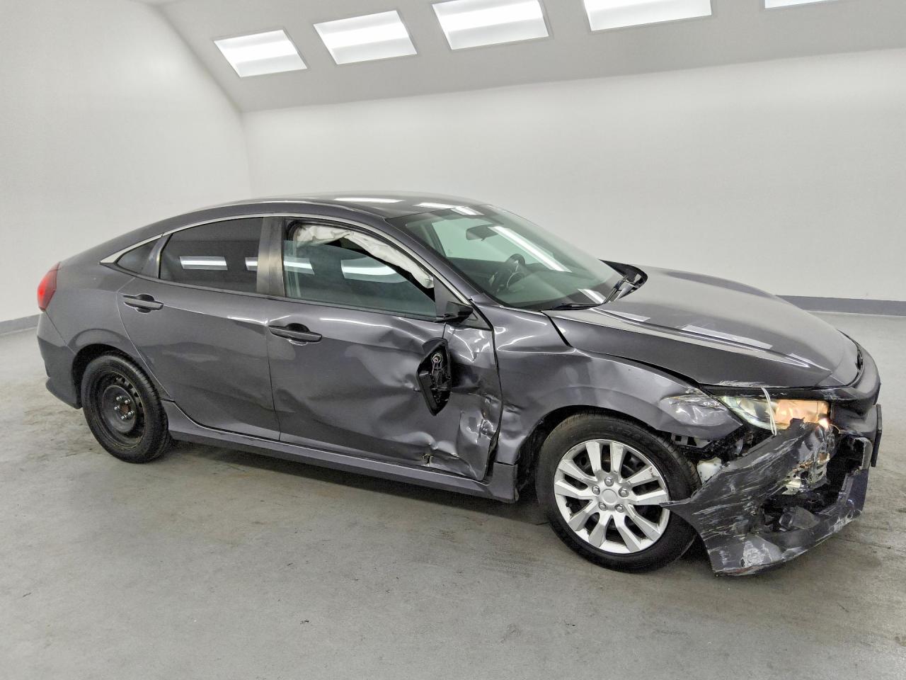 2018 Honda Civic Lx Gray vin: 2HGFC2F59JH587622