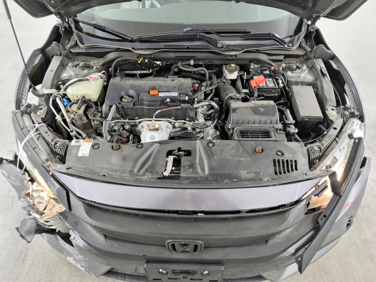 2018 Honda Civic Lx Gray vin: 2HGFC2F59JH587622