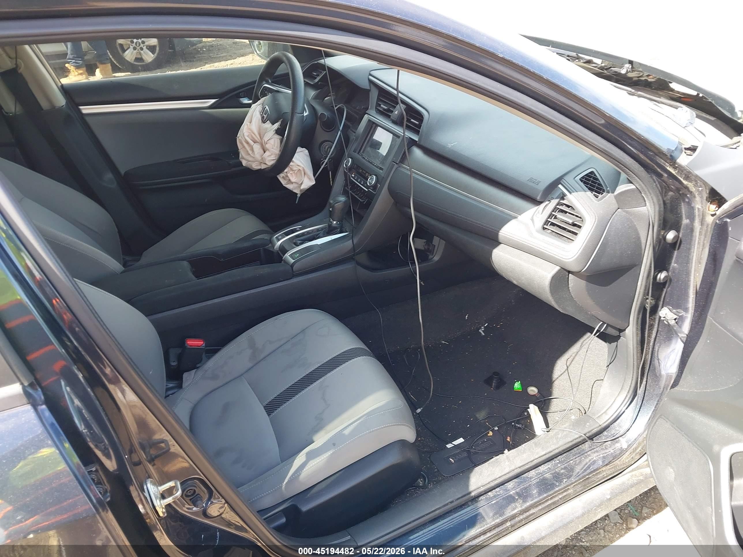 2018 Honda Civic Lx Blue vin: 2HGFC2F5XJH565371