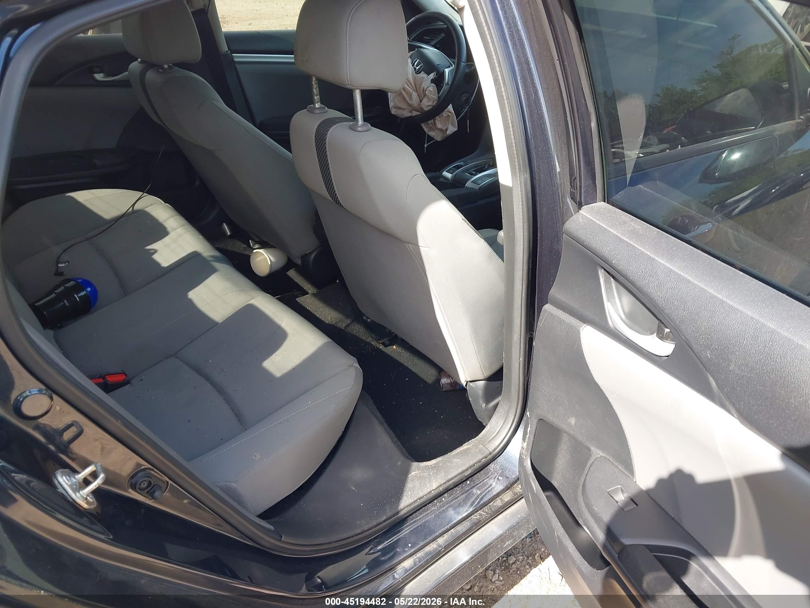 2018 Honda Civic Lx Blue vin: 2HGFC2F5XJH565371
