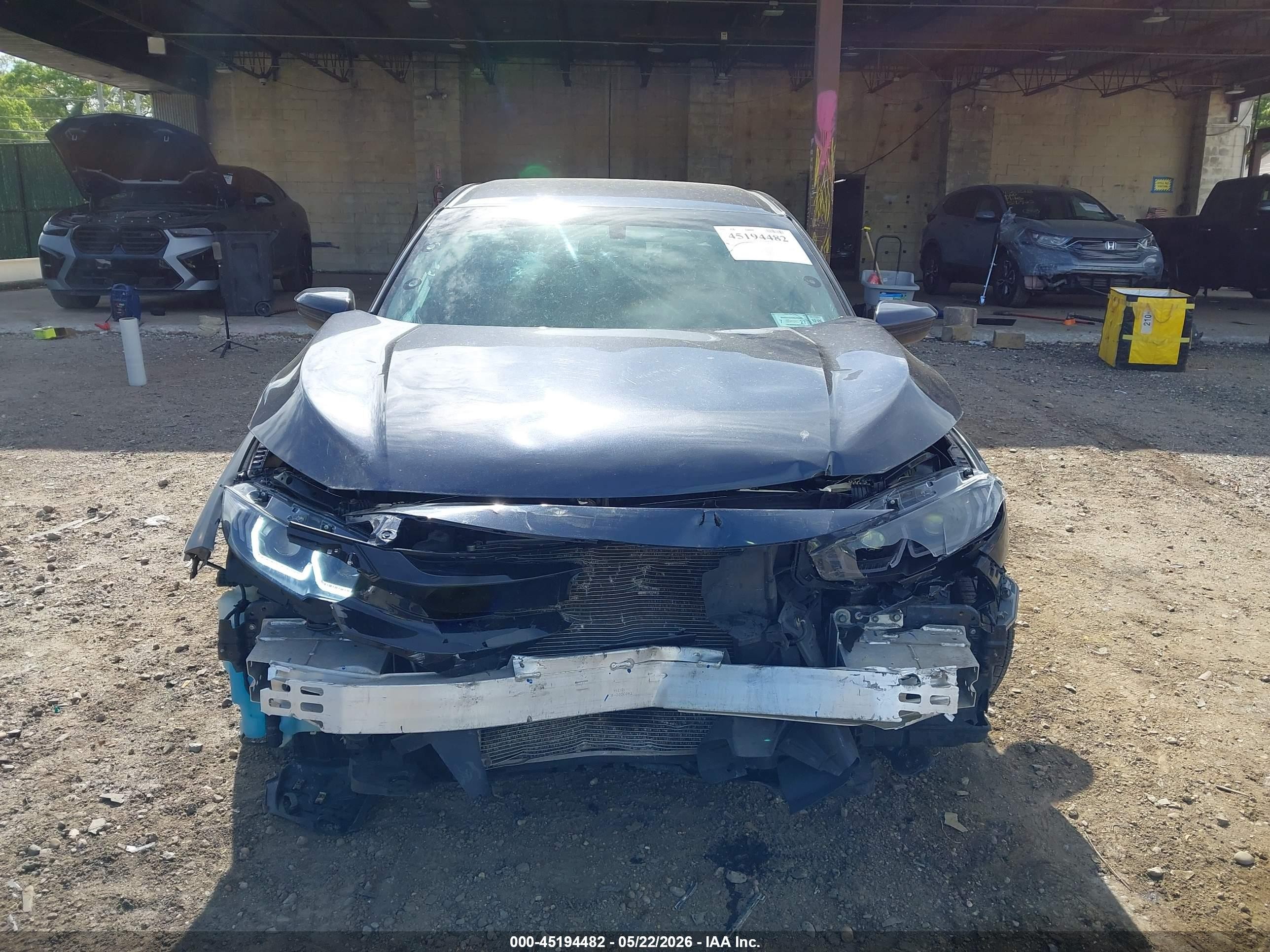 2018 Honda Civic Lx Blue vin: 2HGFC2F5XJH565371