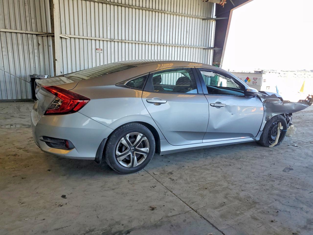 2018 Honda Civic Lx Silver vin: 2HGFC2F5XJH566357