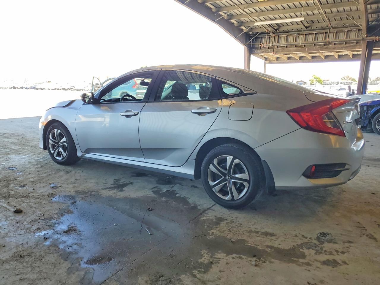 2018 Honda Civic Lx Silver vin: 2HGFC2F5XJH566357