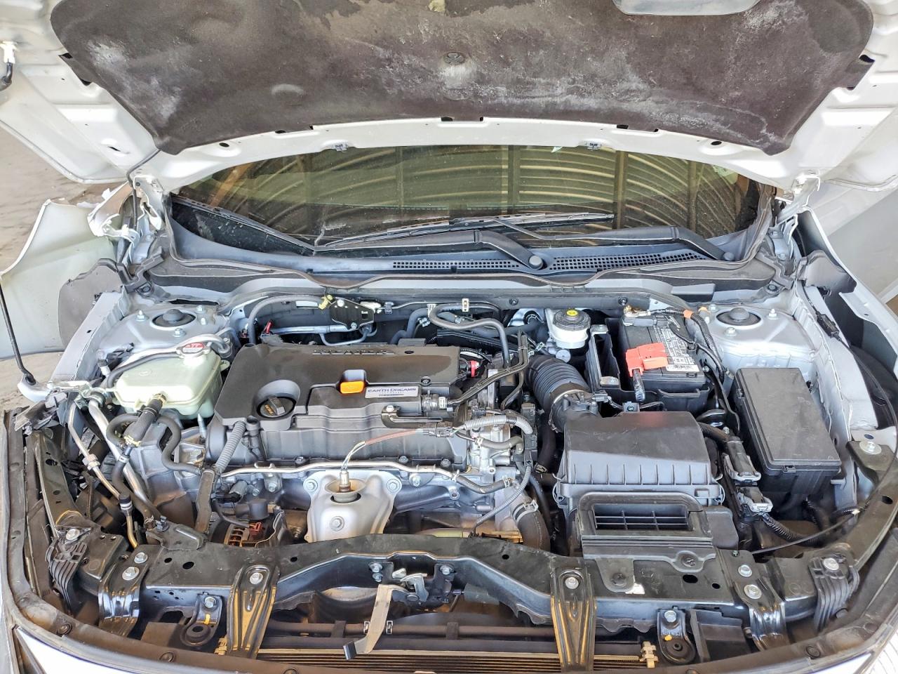 2018 Honda Civic Lx Silver vin: 2HGFC2F5XJH566357