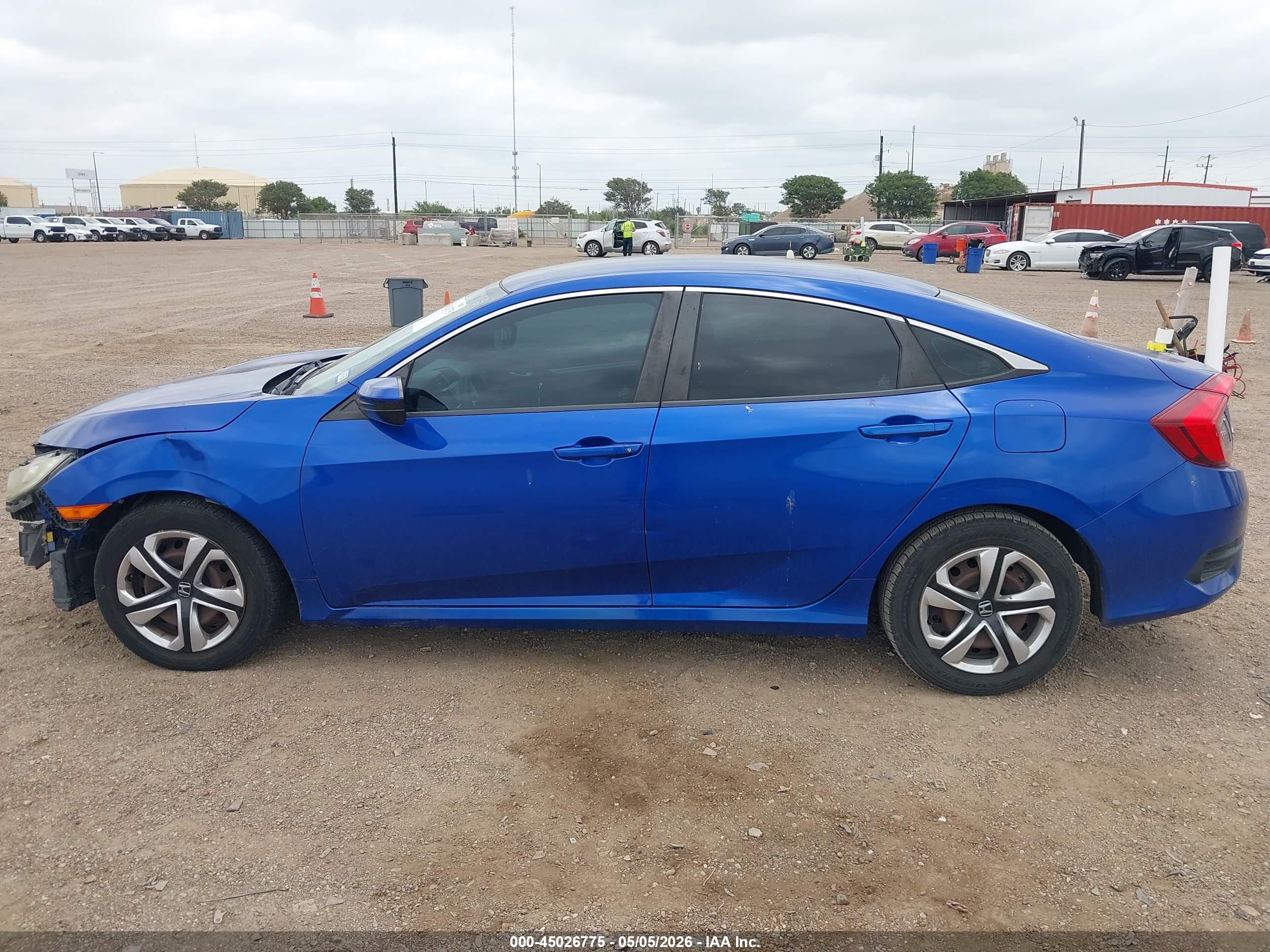 2018 Honda Civic Lx Blue vin: 2HGFC2F5XJH604041