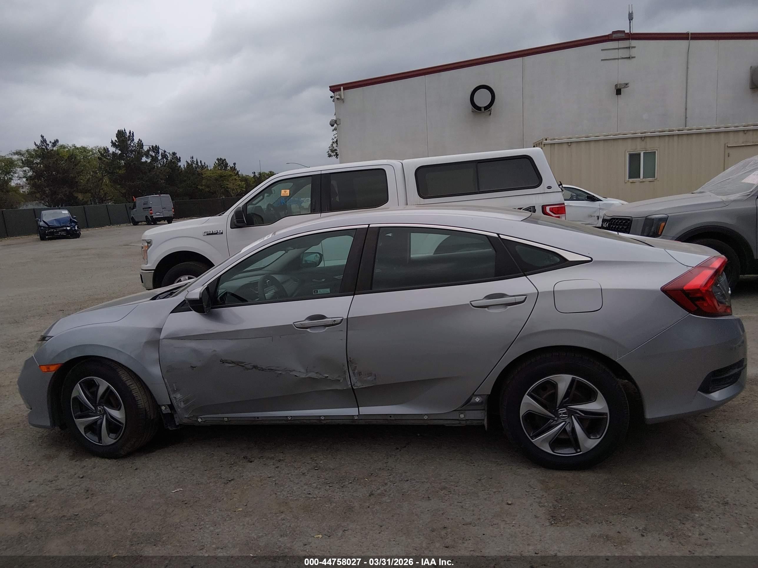 2019 Honda Civic Lx Silver vin: 2HGFC2F60KH529120