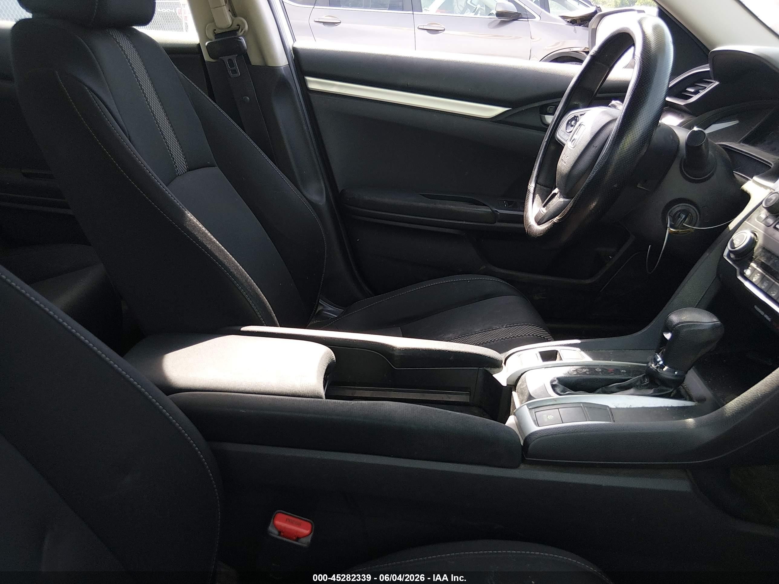 2019 Honda Civic Lx White vin: 2HGFC2F62KH584507