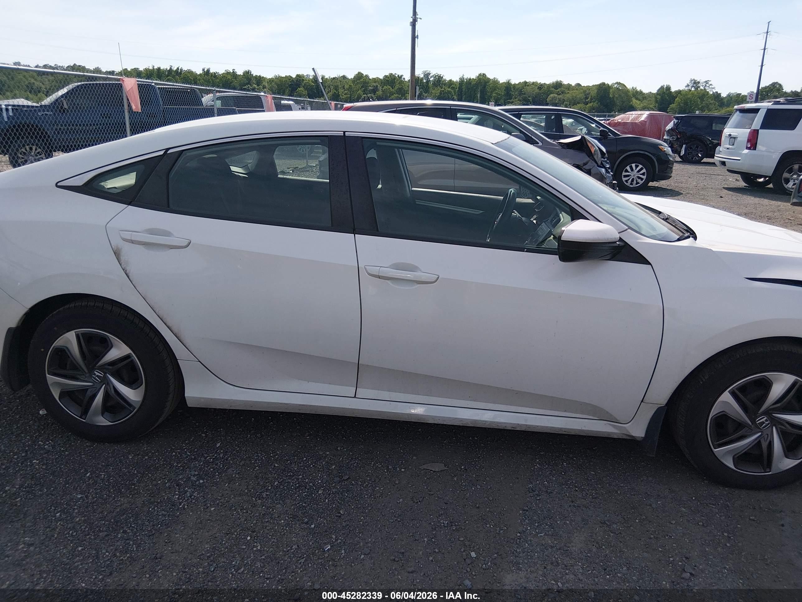 2019 Honda Civic Lx White vin: 2HGFC2F62KH584507