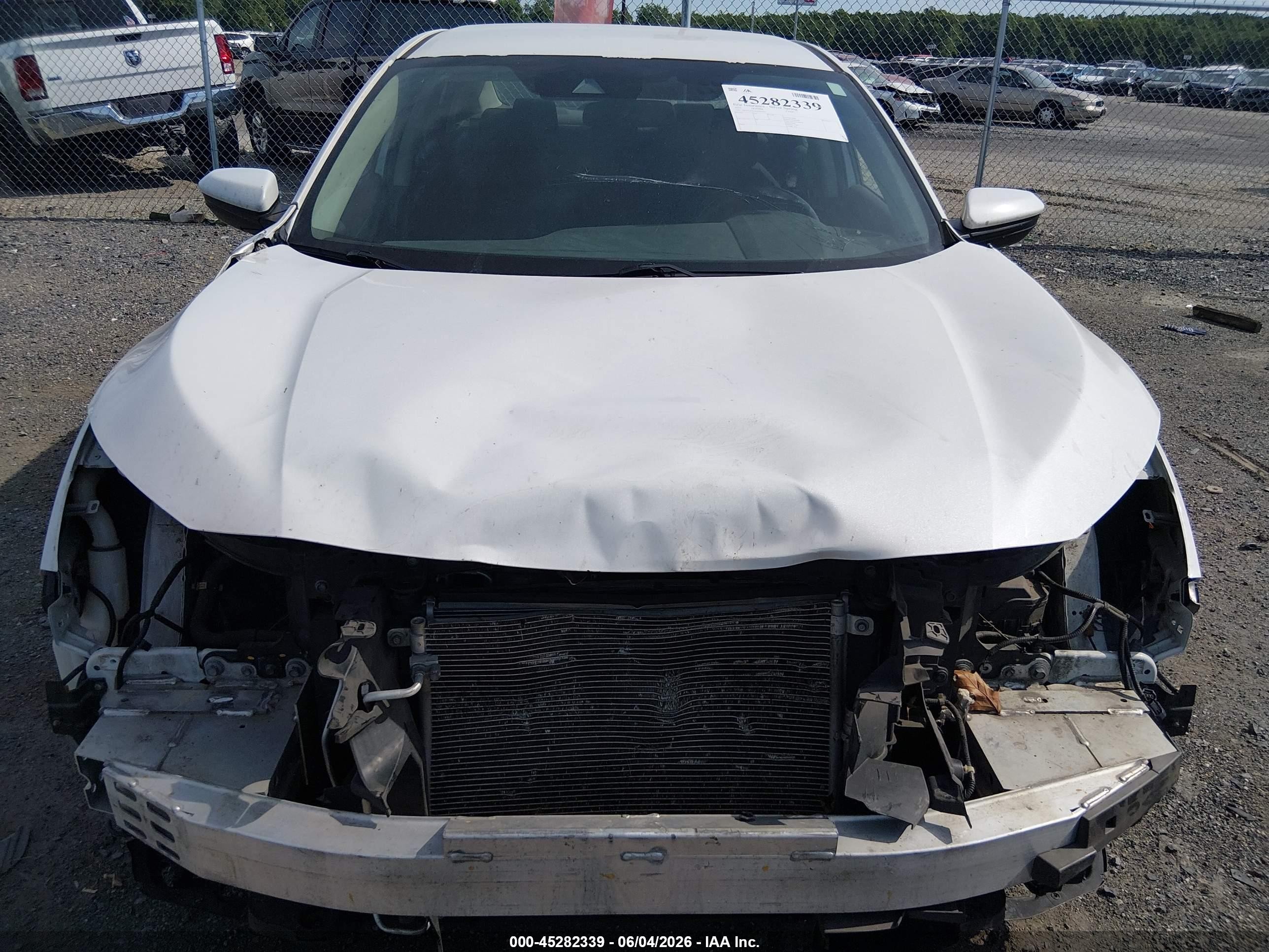 2019 Honda Civic Lx White vin: 2HGFC2F62KH584507