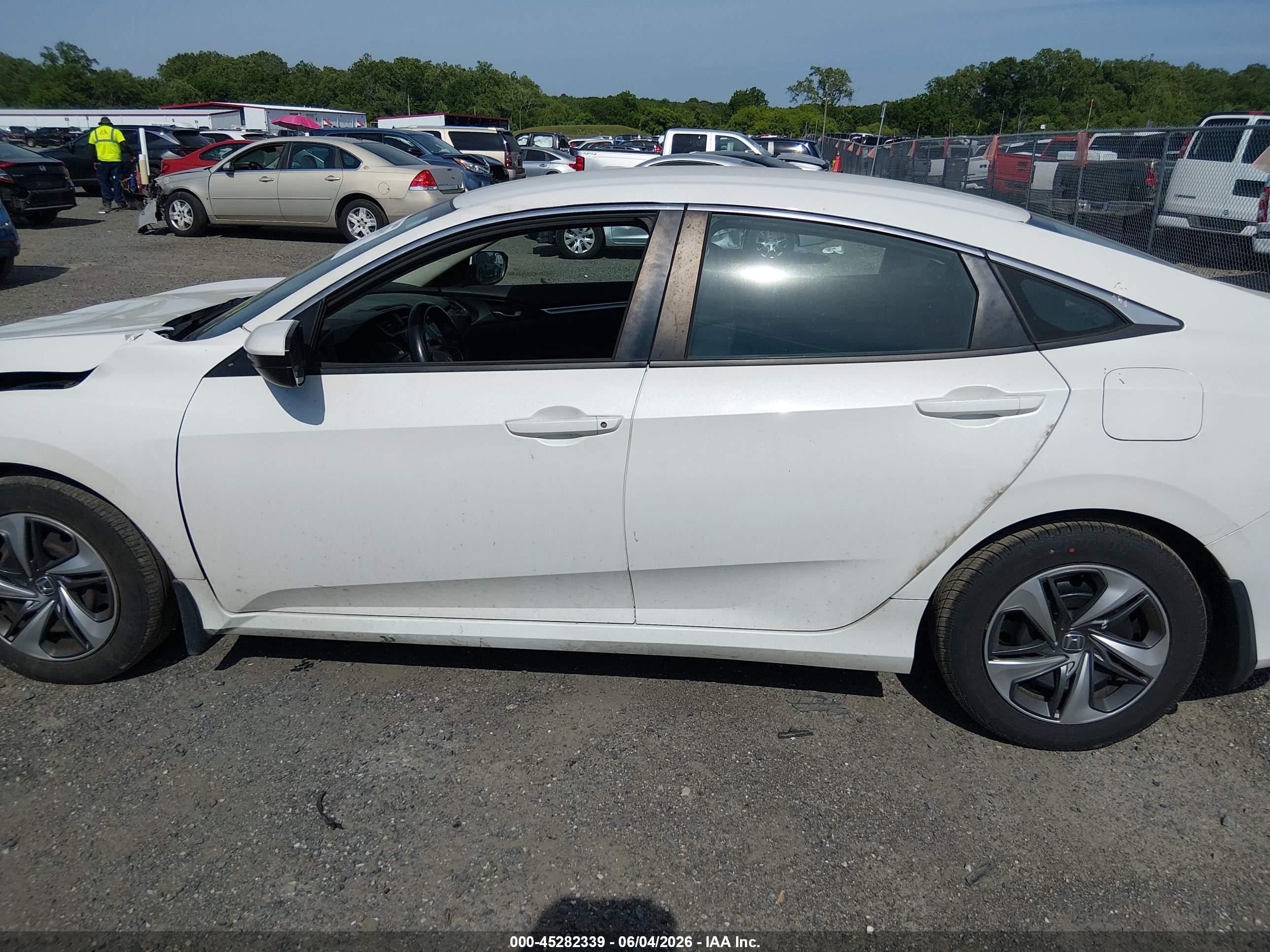 2019 Honda Civic Lx White vin: 2HGFC2F62KH584507