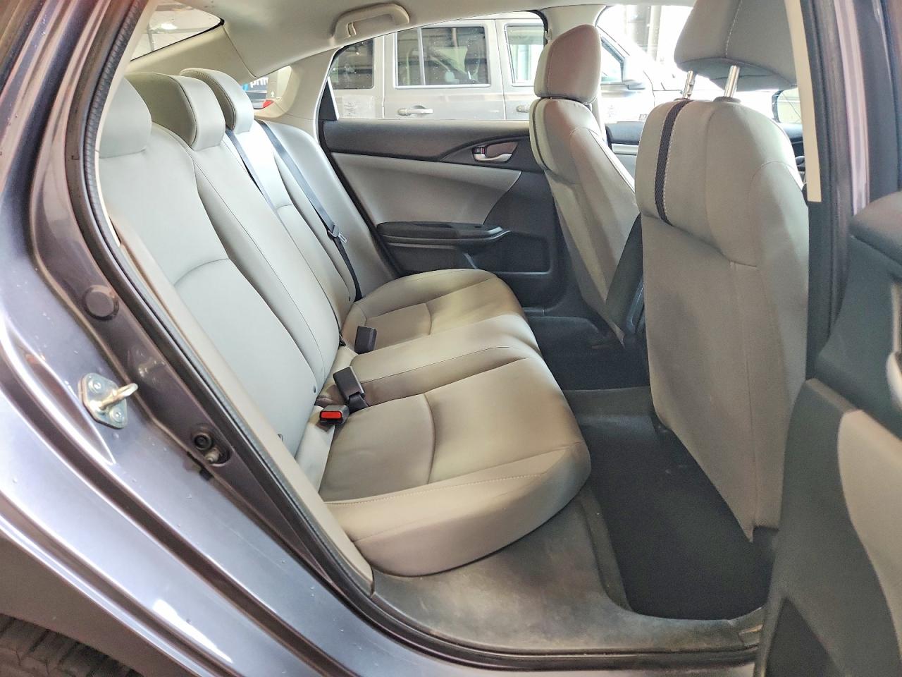 2020 Honda Civic Lx Silver vin: 2HGFC2F64LH552417