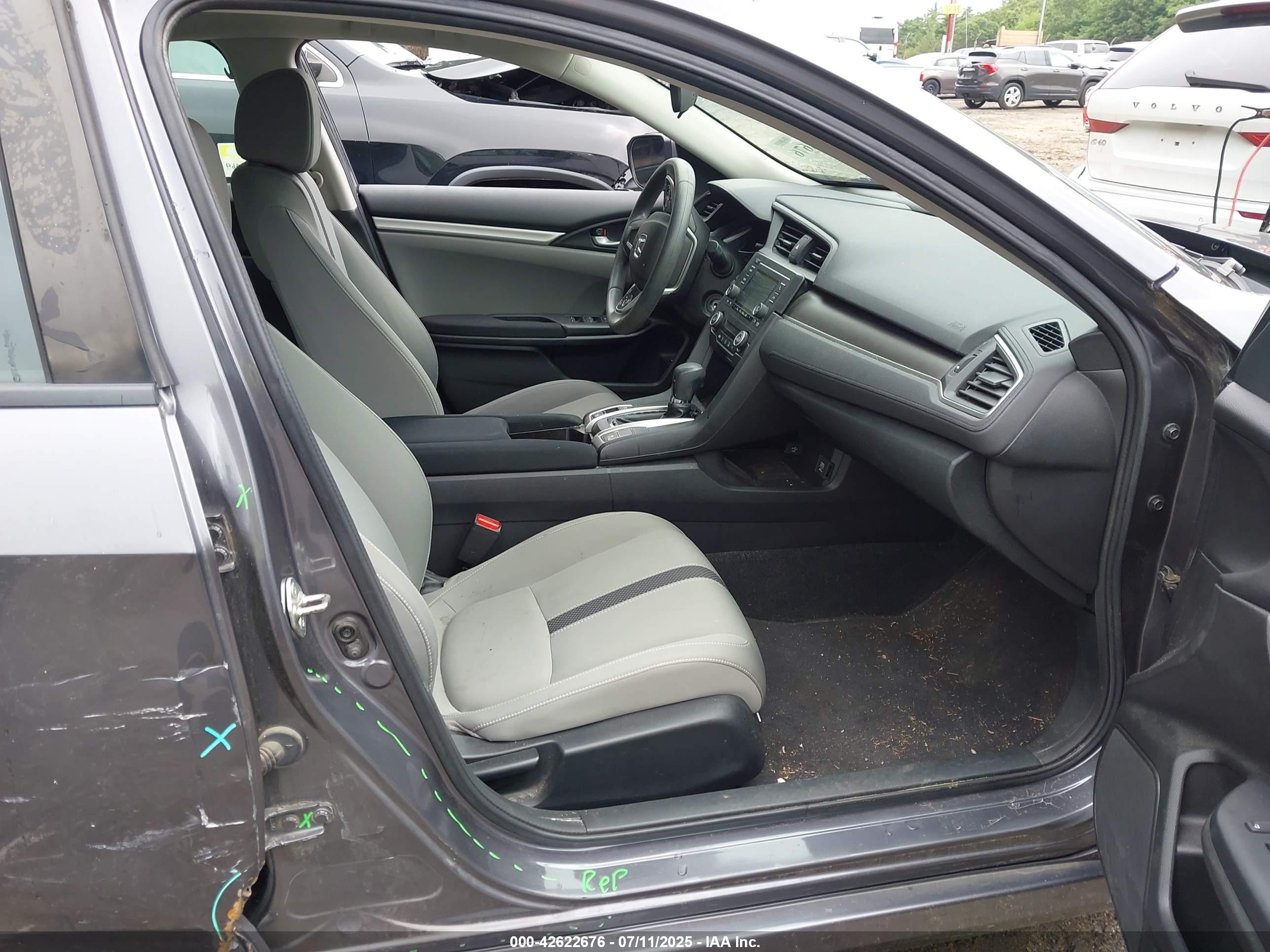 2019 Honda Civic Lx Gray vin: 2HGFC2F67KH522715