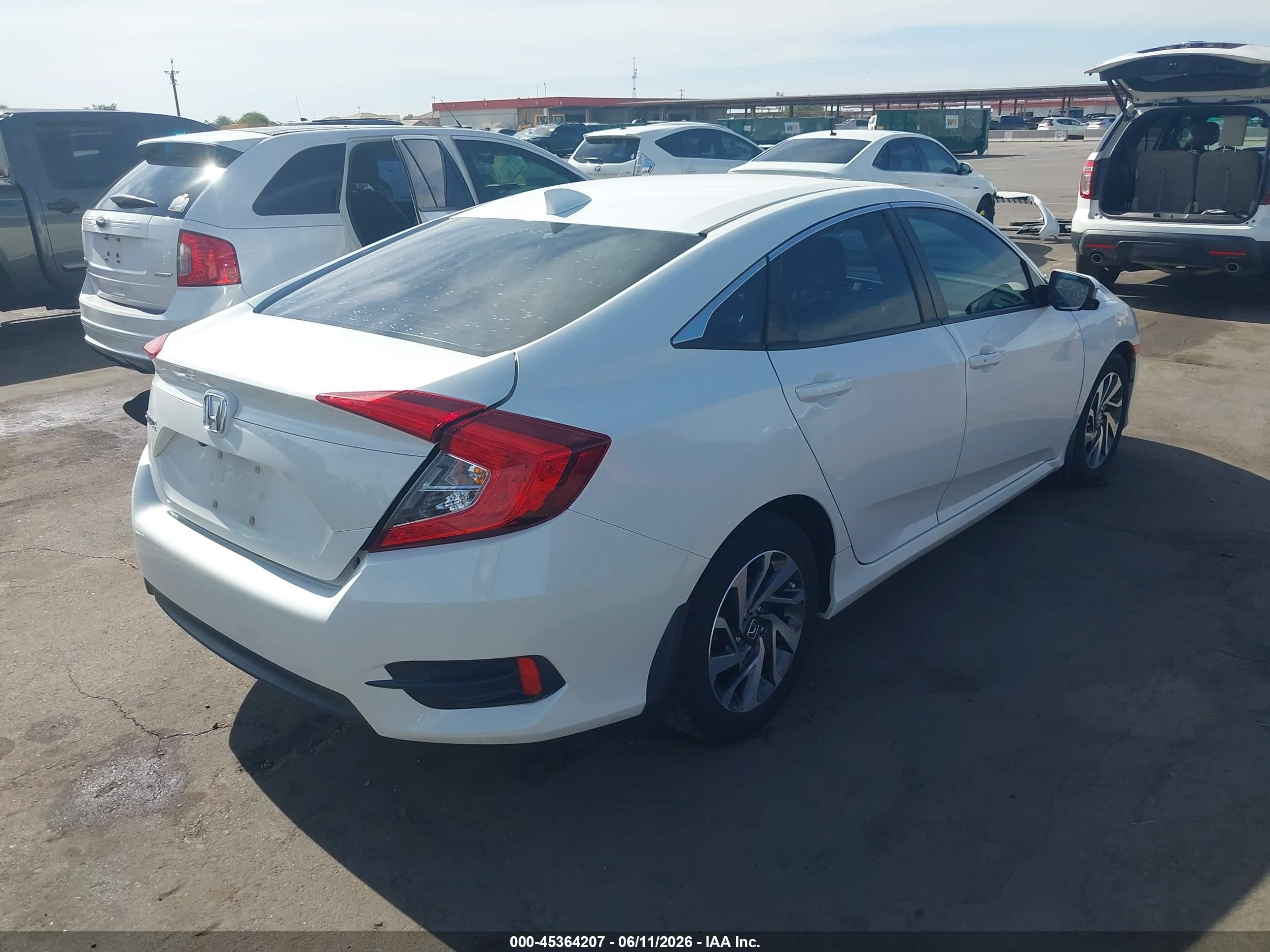2018 Honda Civic Ex Белый vin: 2HGFC2F75JH575310