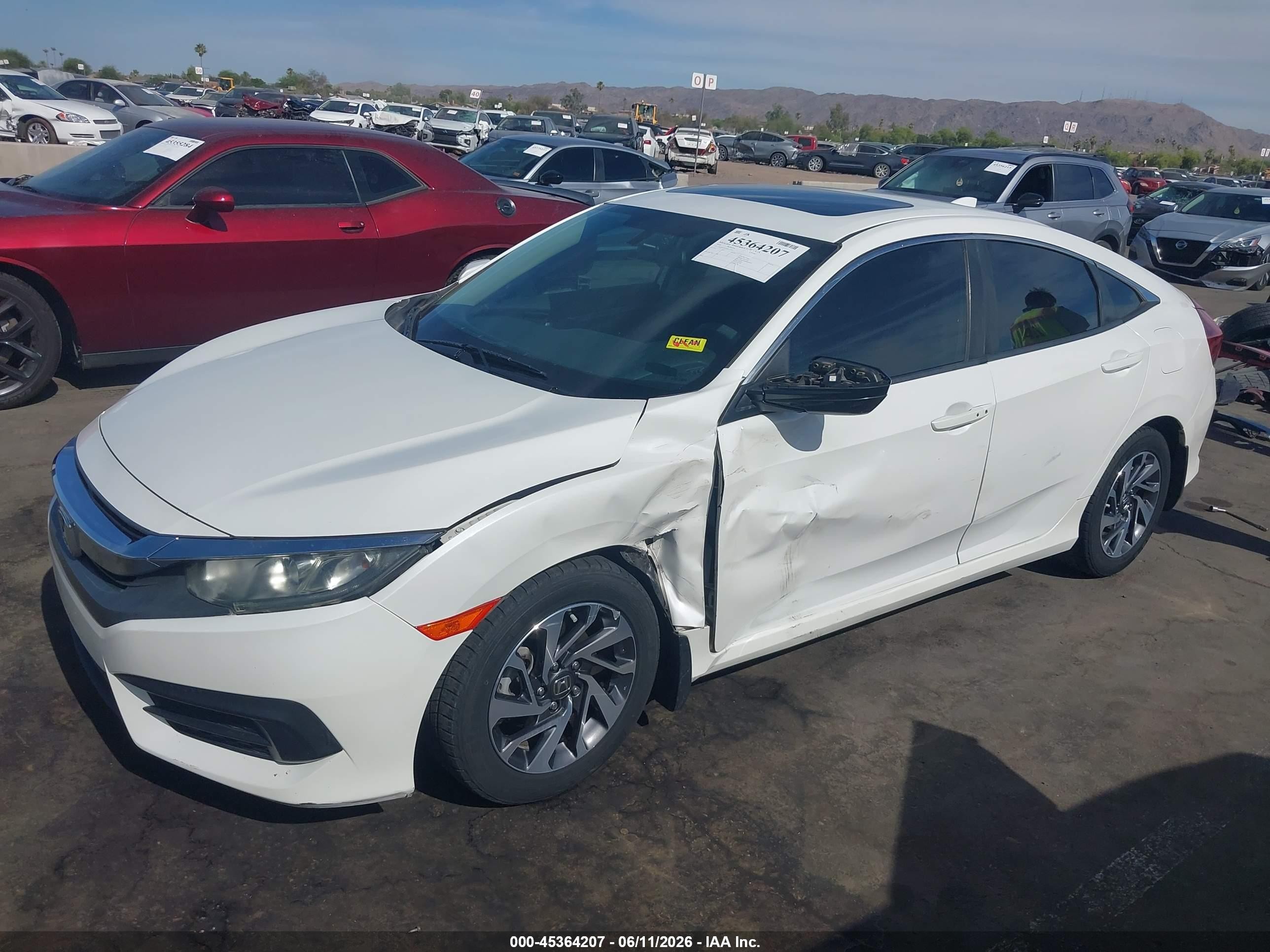 2018 Honda Civic Ex Белый vin: 2HGFC2F75JH575310