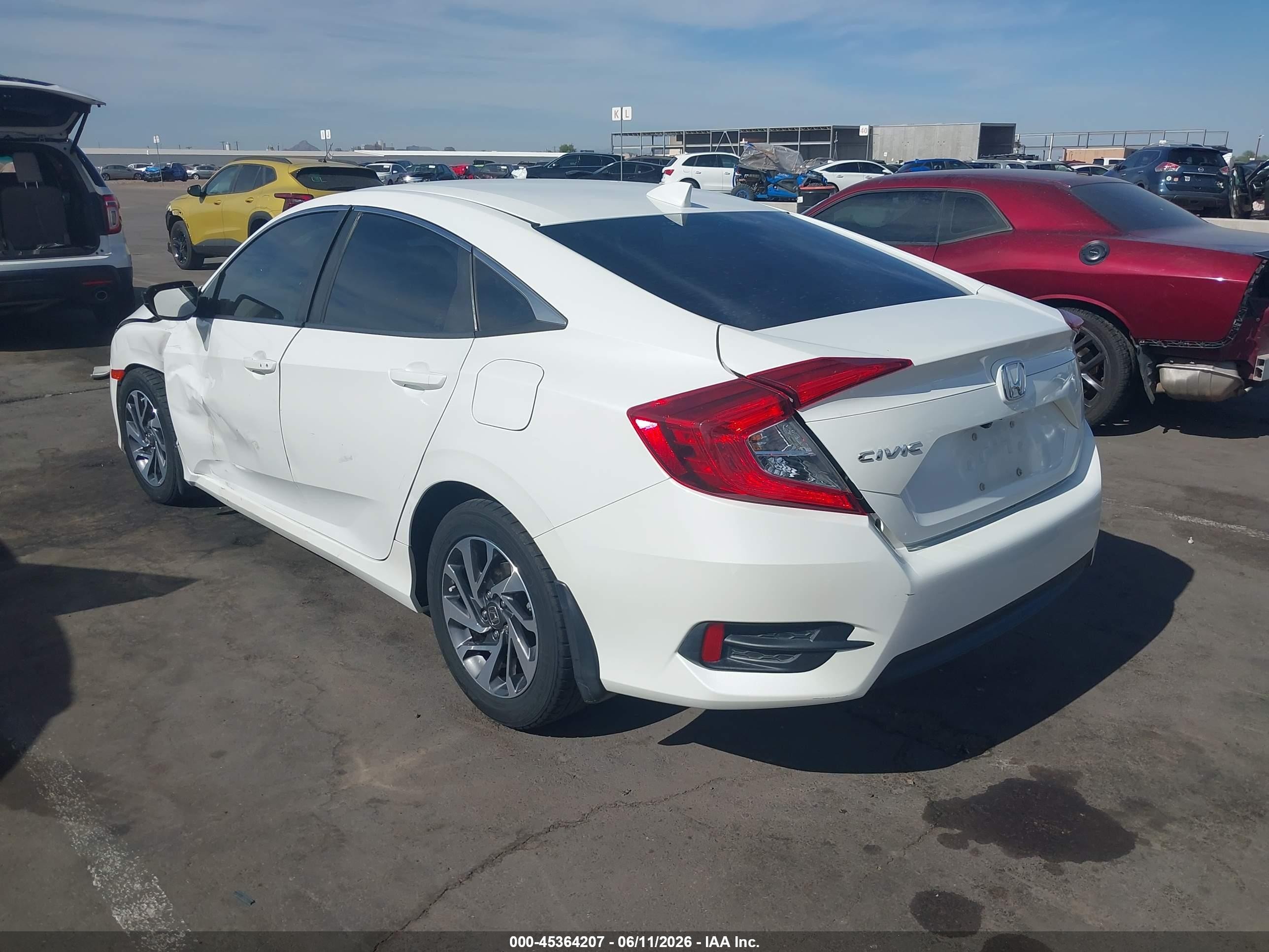 2018 Honda Civic Ex Белый vin: 2HGFC2F75JH575310