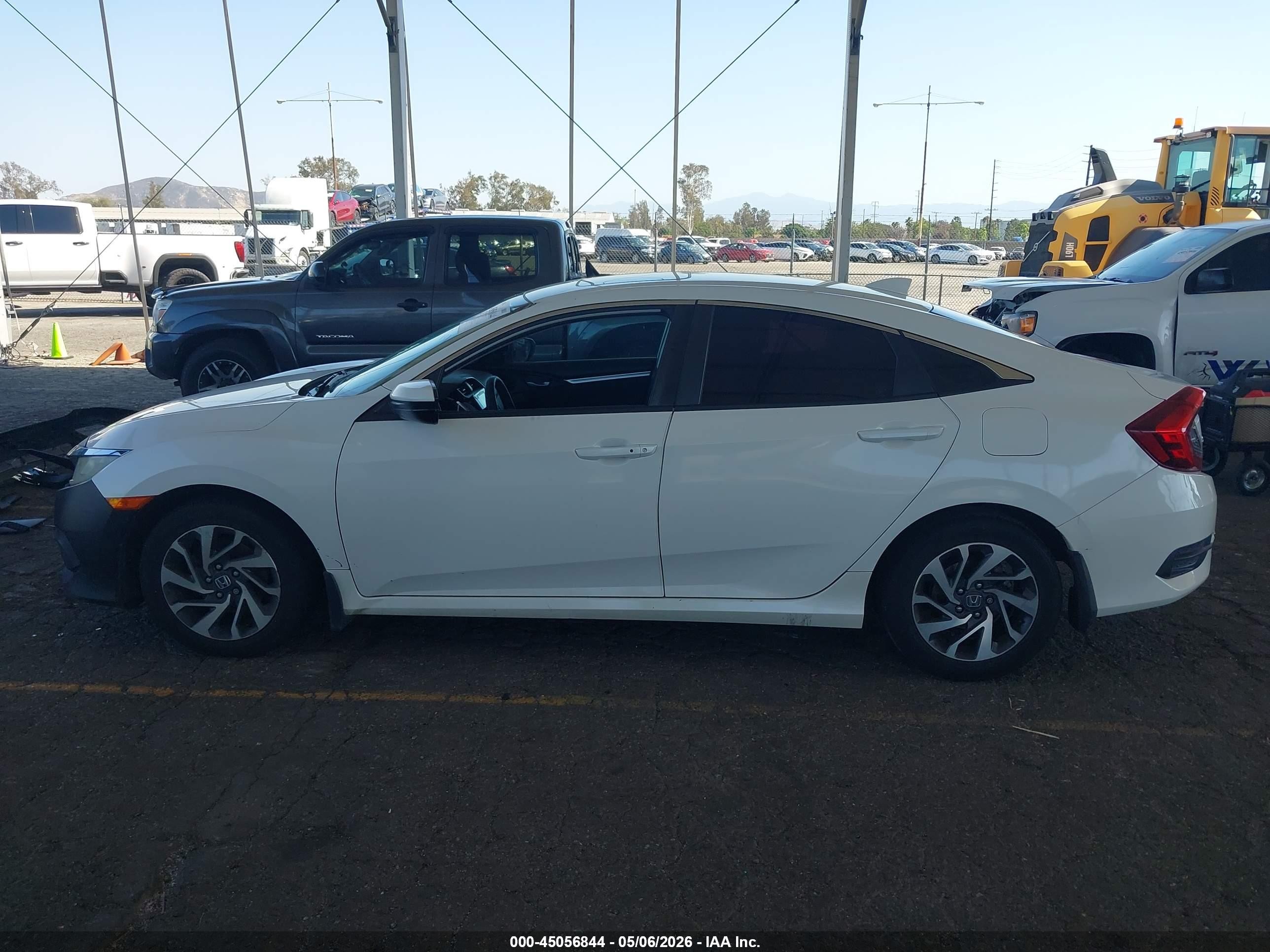 2017 Honda Civic Ex White vin: 2HGFC2F76HH566545