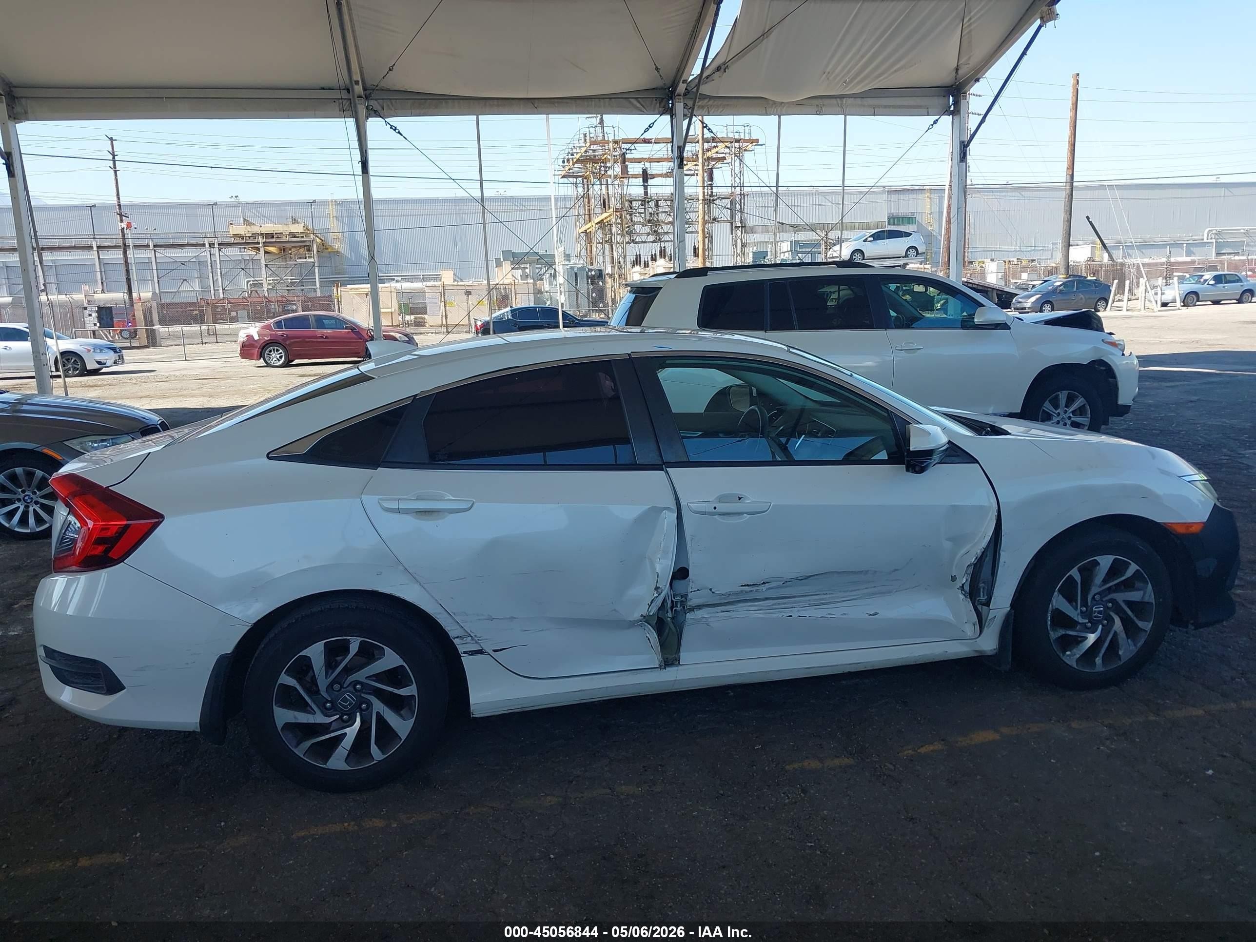 2017 Honda Civic Ex White vin: 2HGFC2F76HH566545