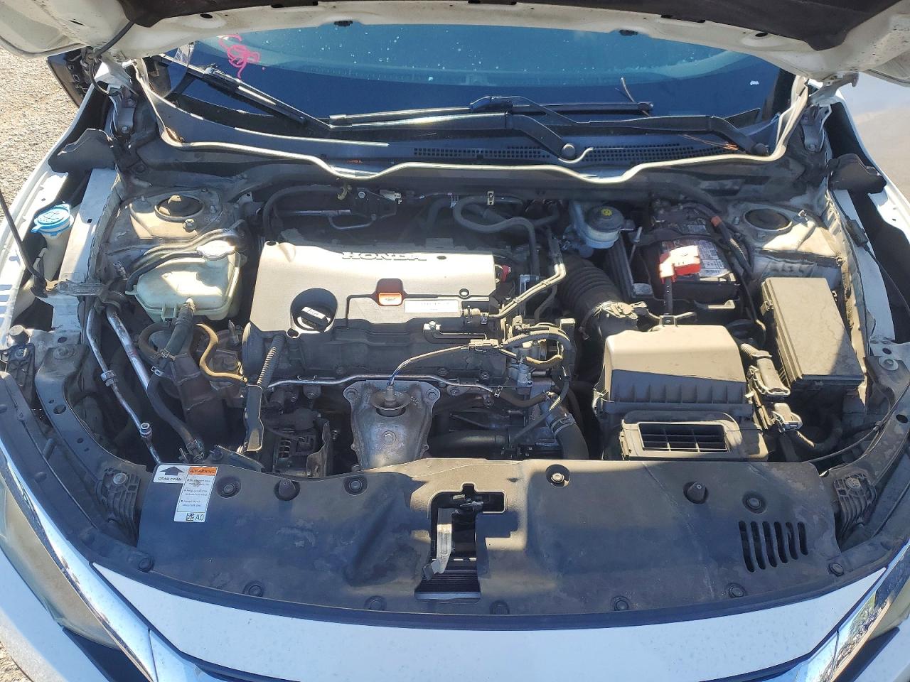2018 Honda Civc White vin: 2HGFC2F76JH511888