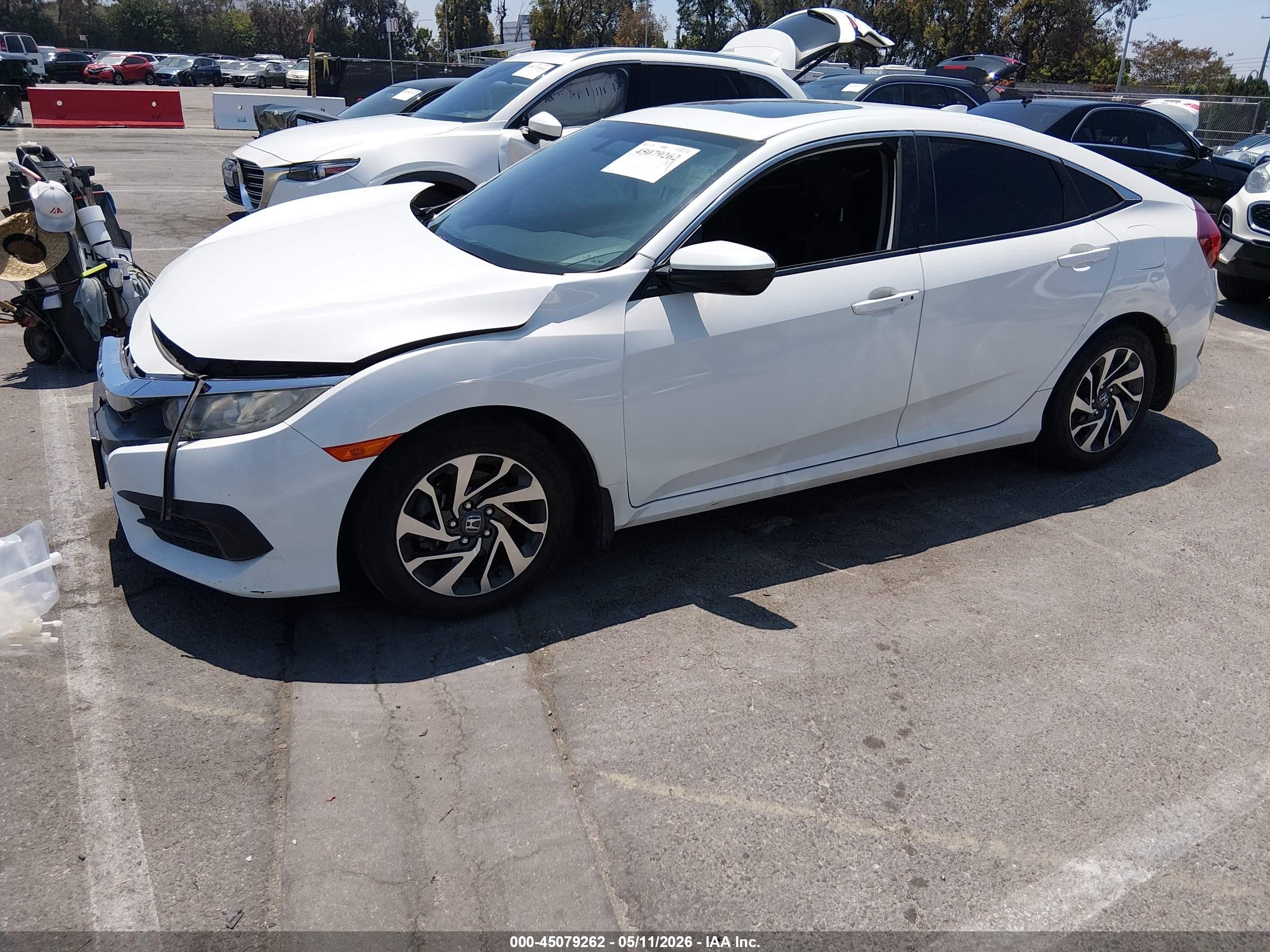 2018 Honda Civic Ex White vin: 2HGFC2F78JH565337