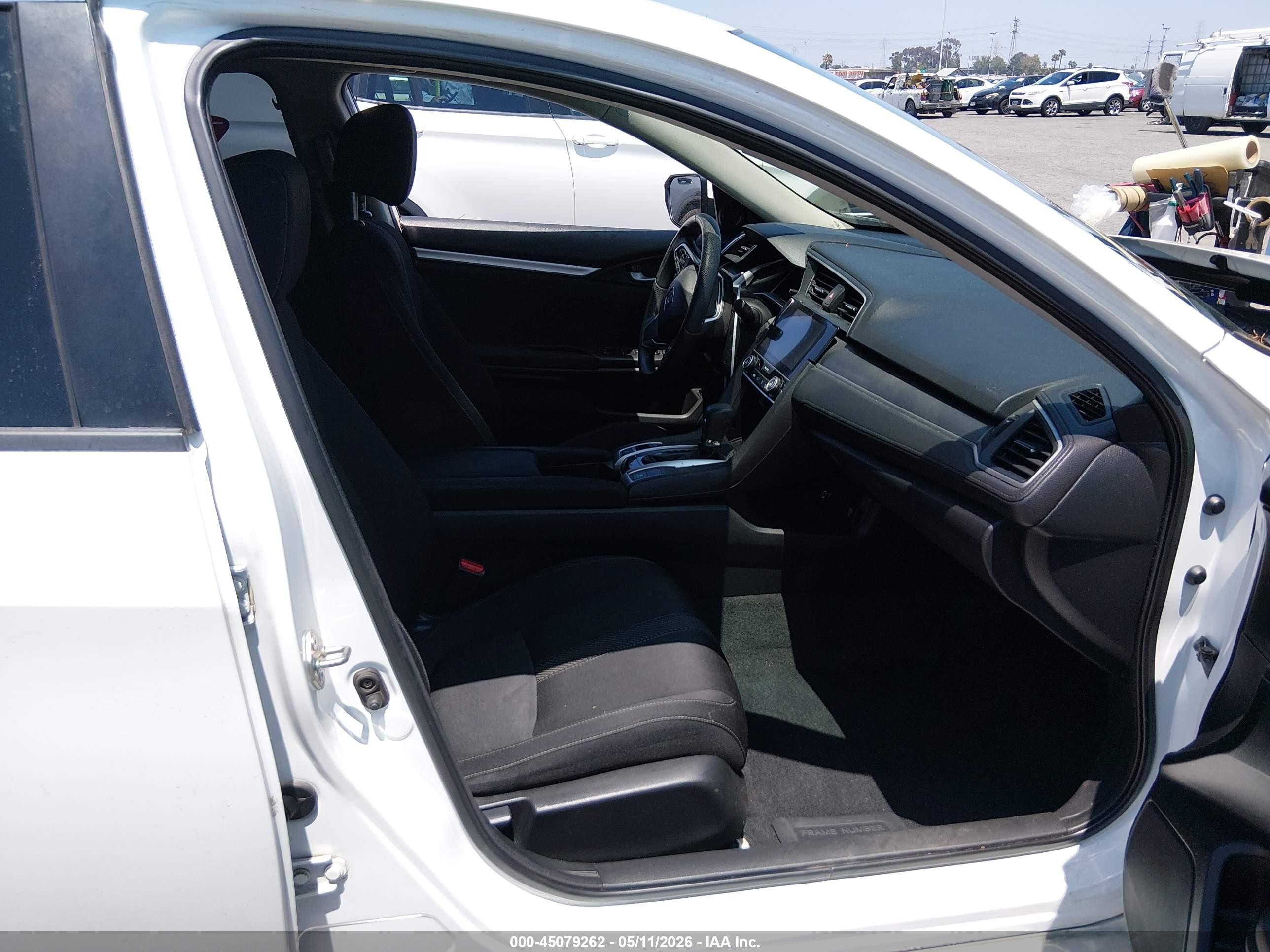 2018 Honda Civic Ex White vin: 2HGFC2F78JH565337