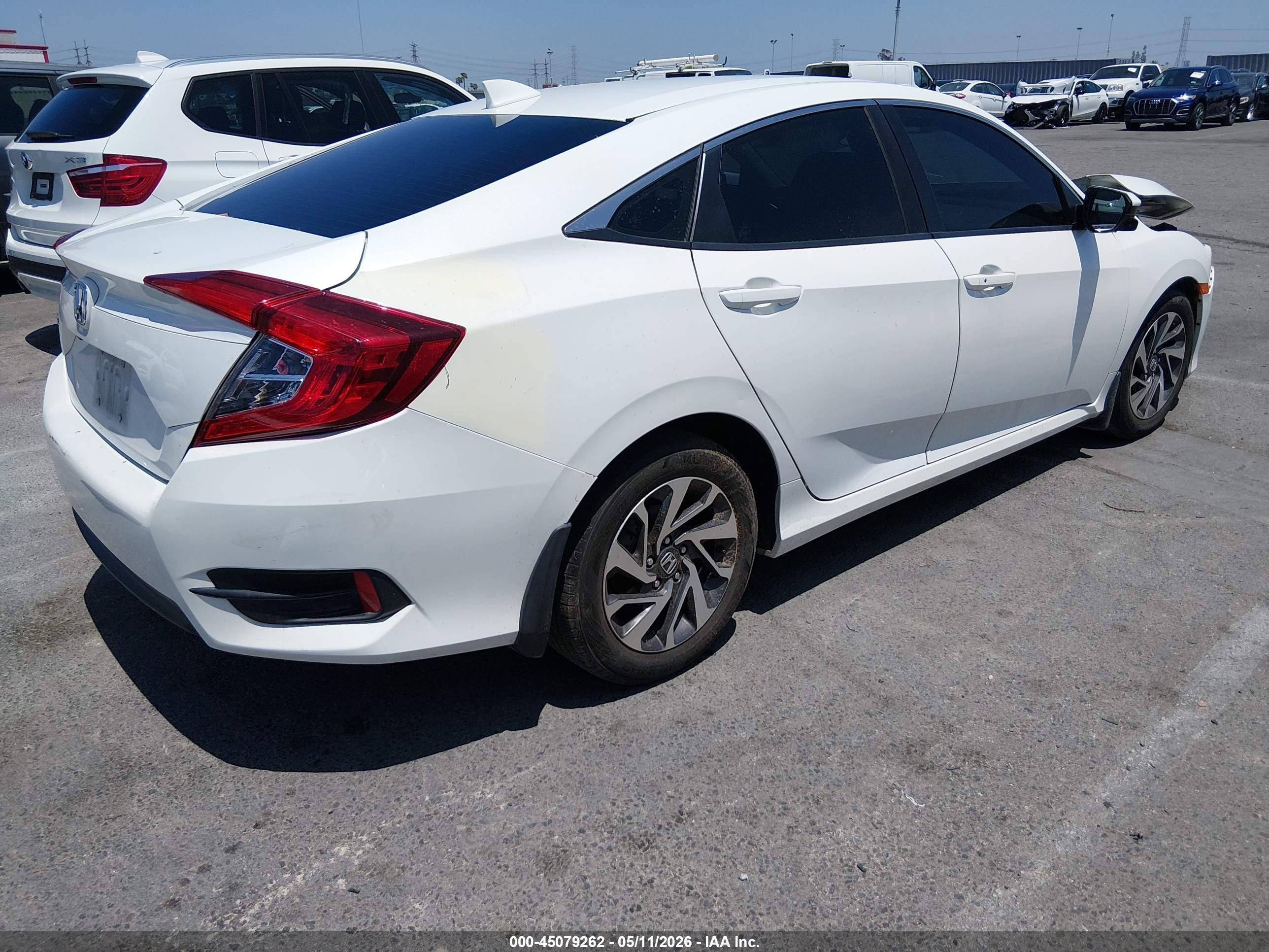 2018 Honda Civic Ex White vin: 2HGFC2F78JH565337