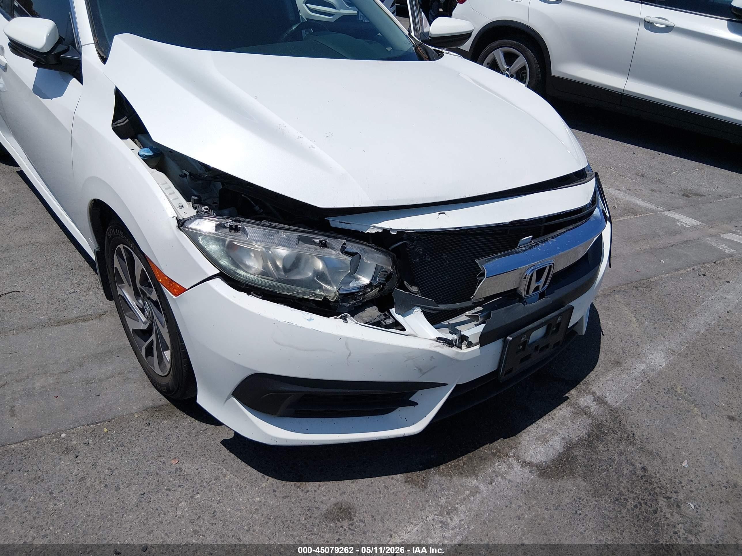 2018 Honda Civic Ex White vin: 2HGFC2F78JH565337