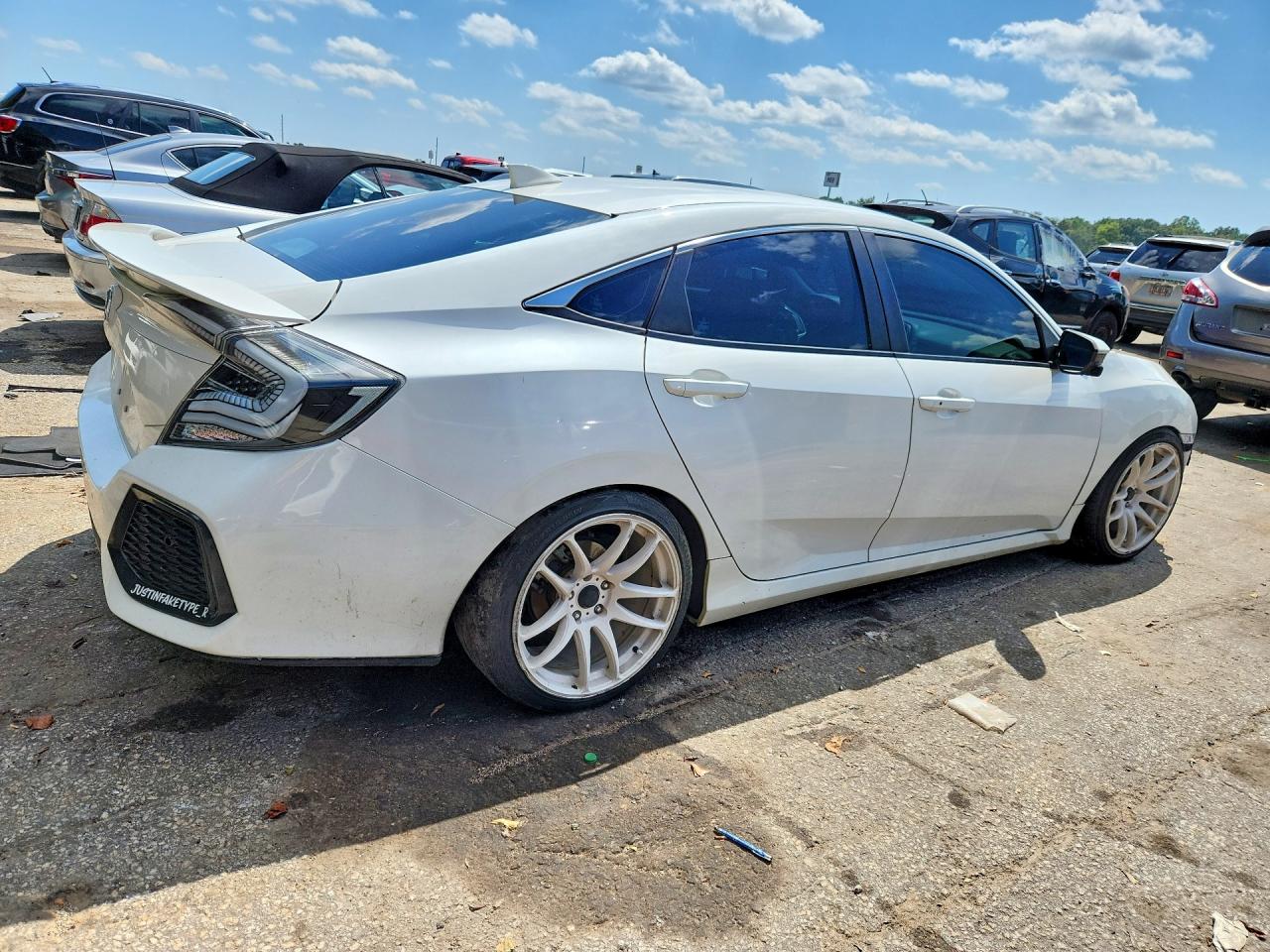 2018 Honda Civic Ex White vin: 2HGFC2F78JH571378
