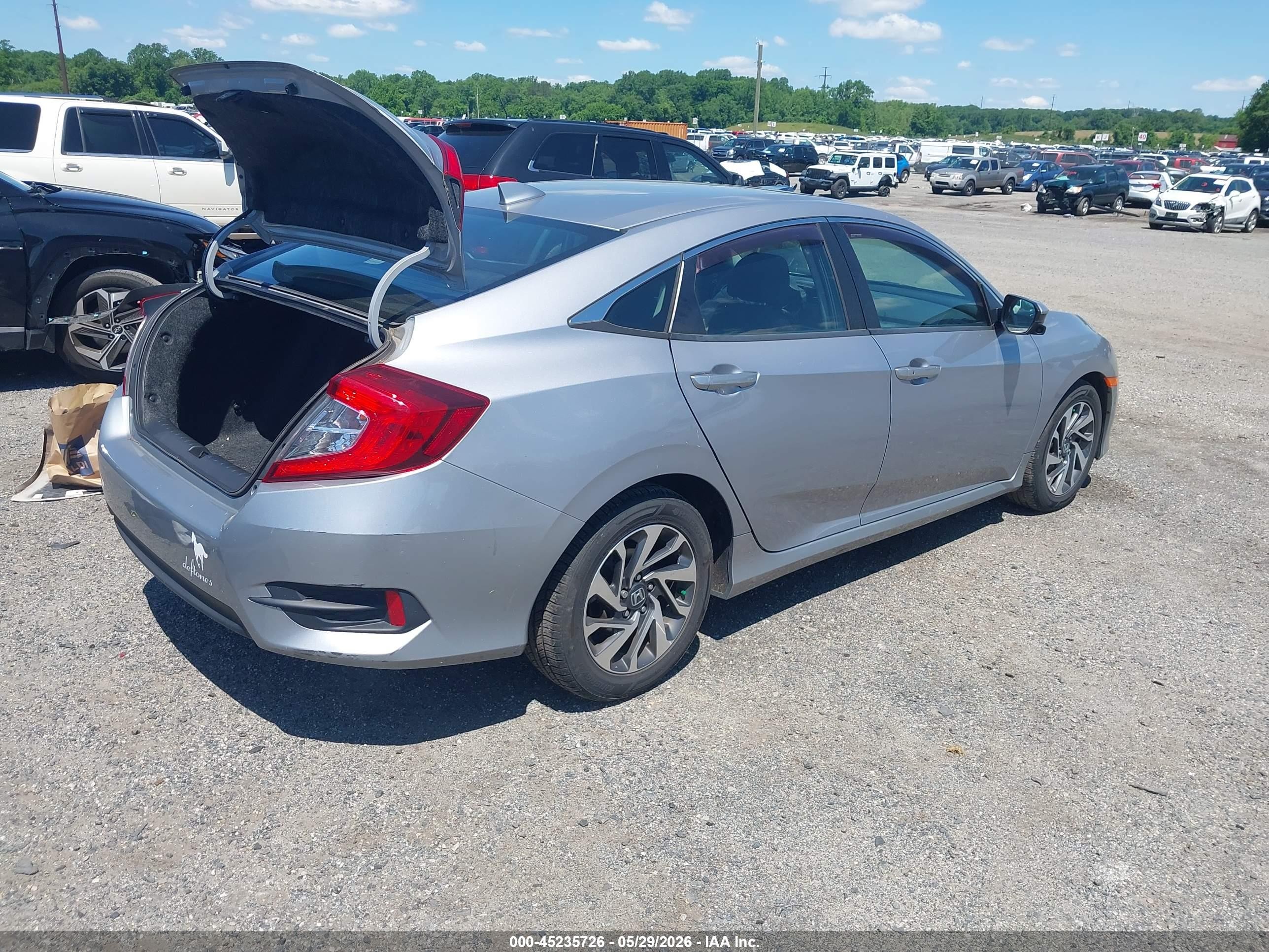 2018 Honda Civic Ex Silver vin: 2HGFC2F7XJH526622