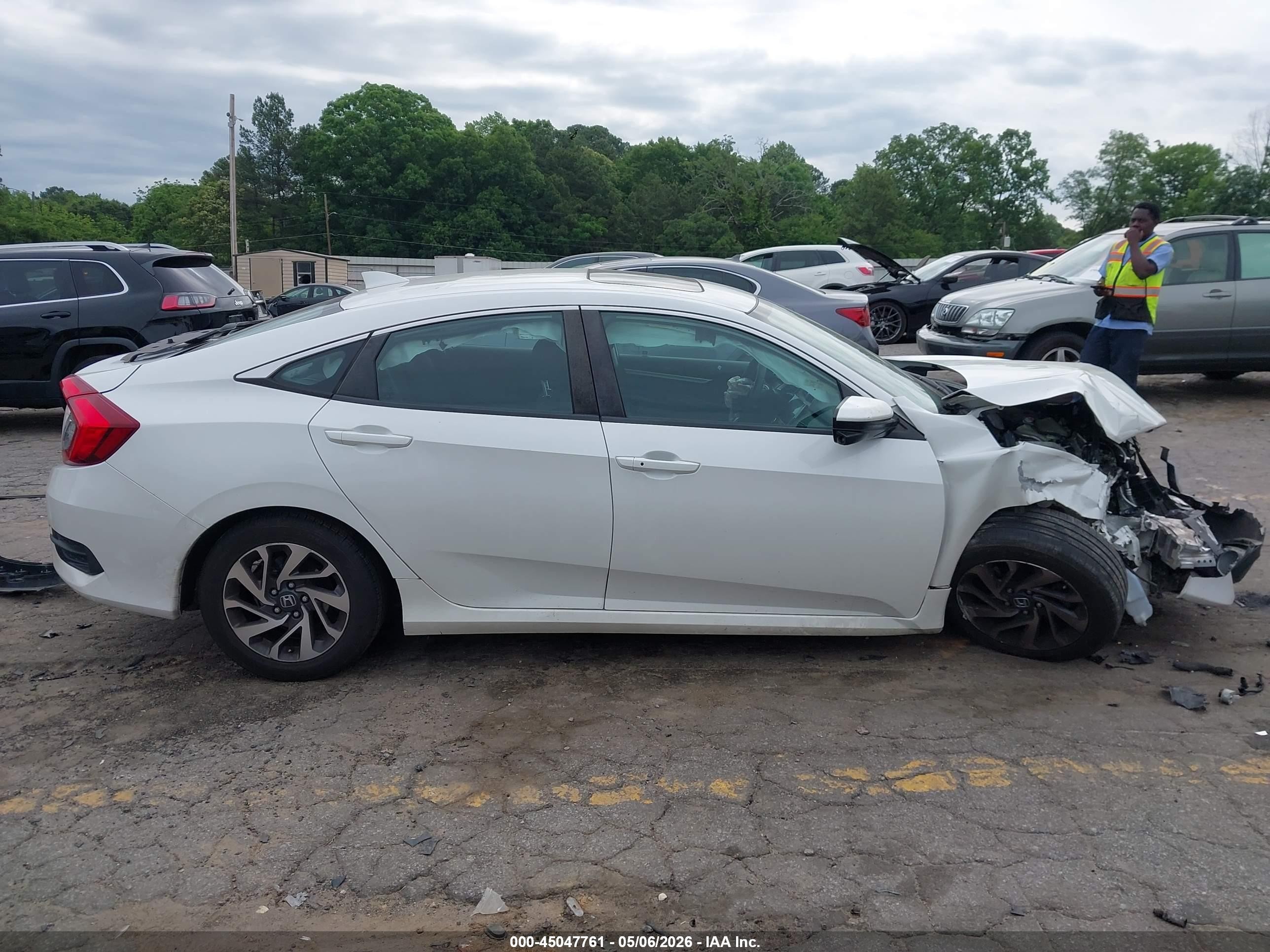 2018 Honda Civic Ex Белый vin: 2HGFC2F7XJH547325