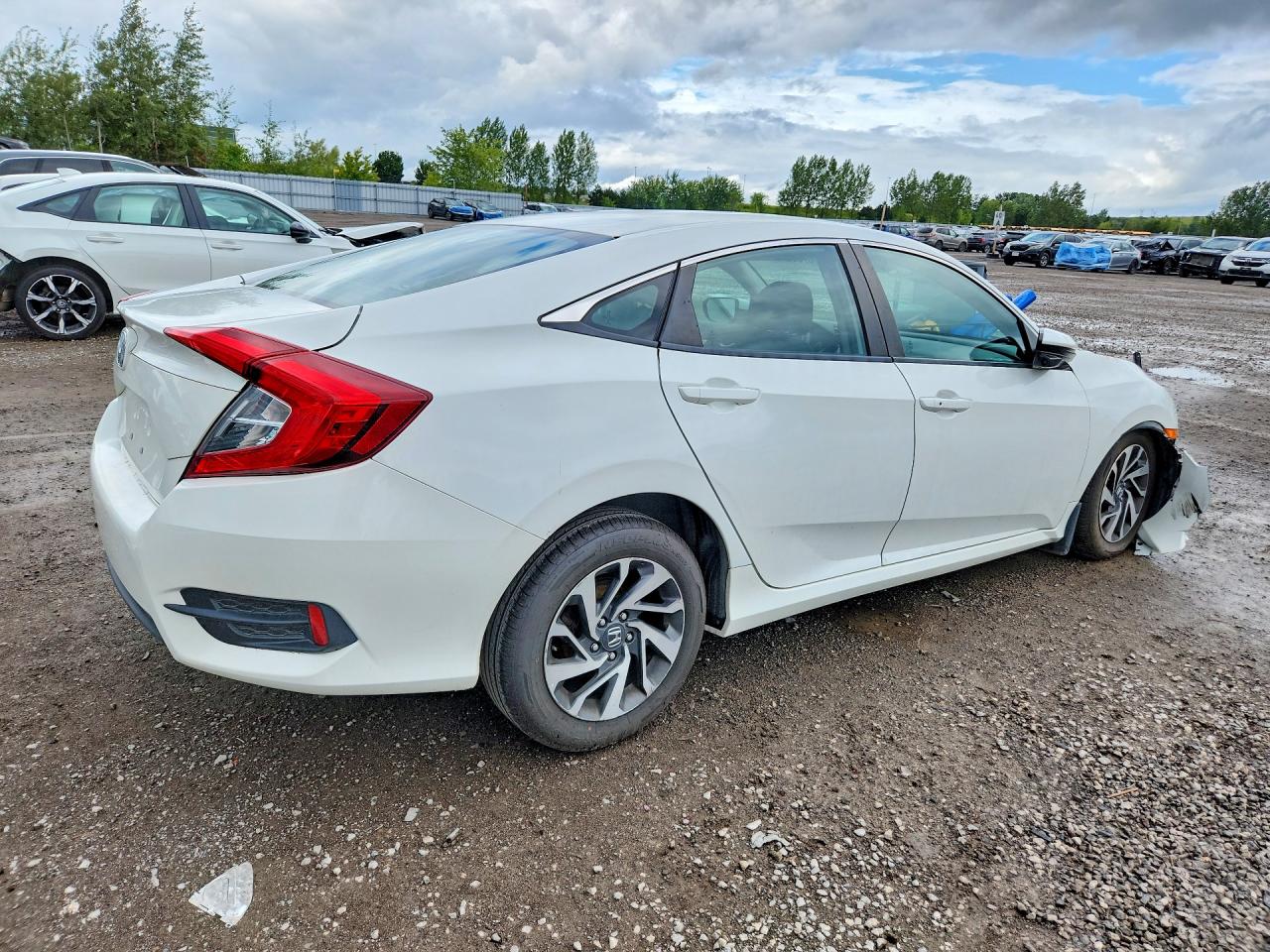 2017 Honda Civic Ex White vin: 2HGFC2F81HH024083